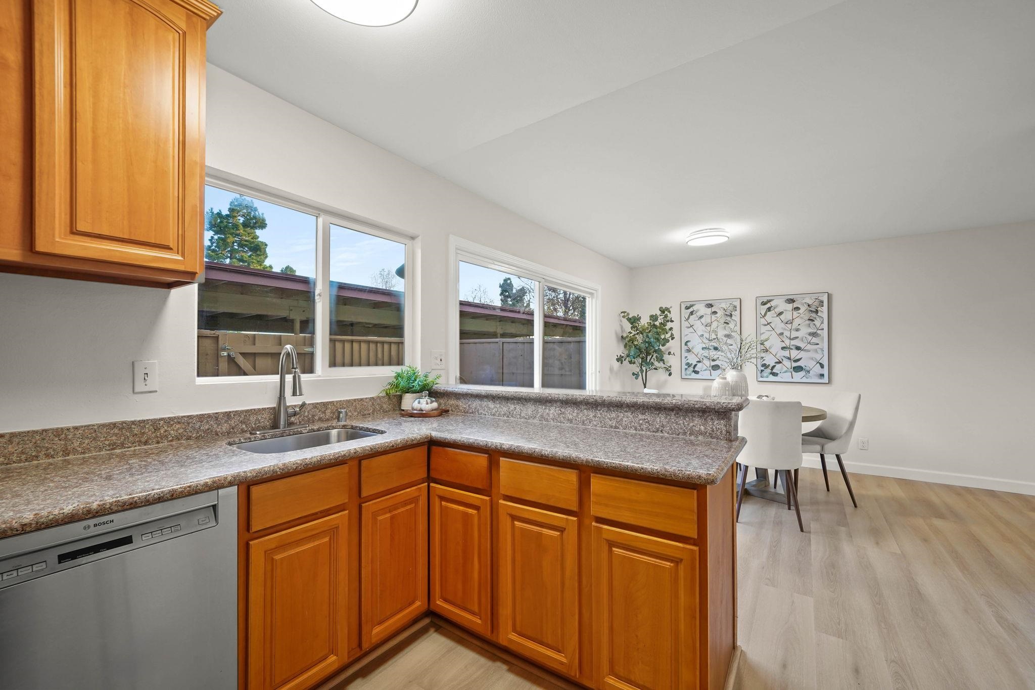 Detail Gallery Image 8 of 22 For 3717 Gainsborough Ter, Fremont,  CA 94555 - 4 Beds | 2/1 Baths