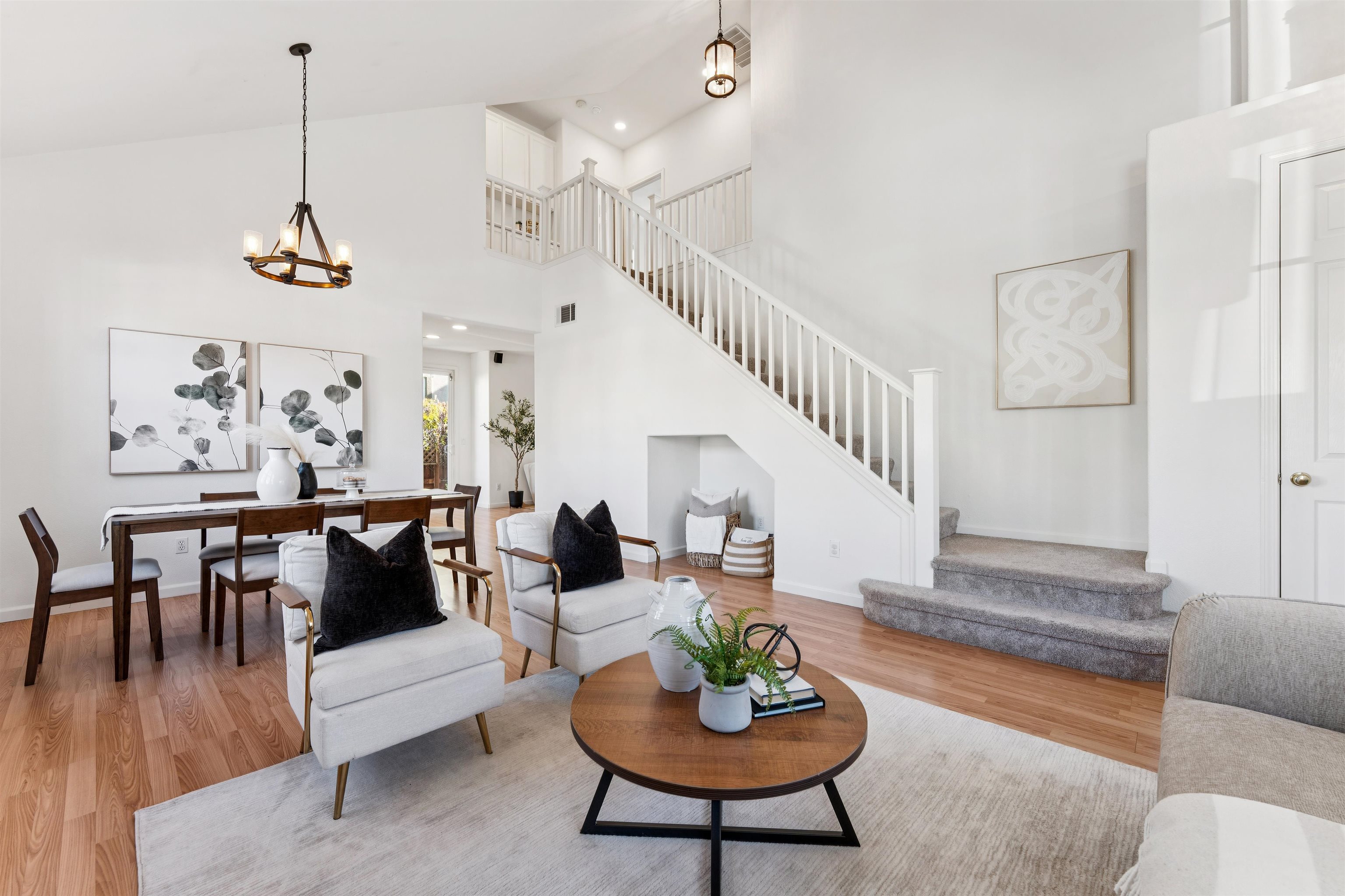 Detail Gallery Image 2 of 29 For 3989 Strafford Ct, Dublin,  CA 94568 - 3 Beds | 2/1 Baths