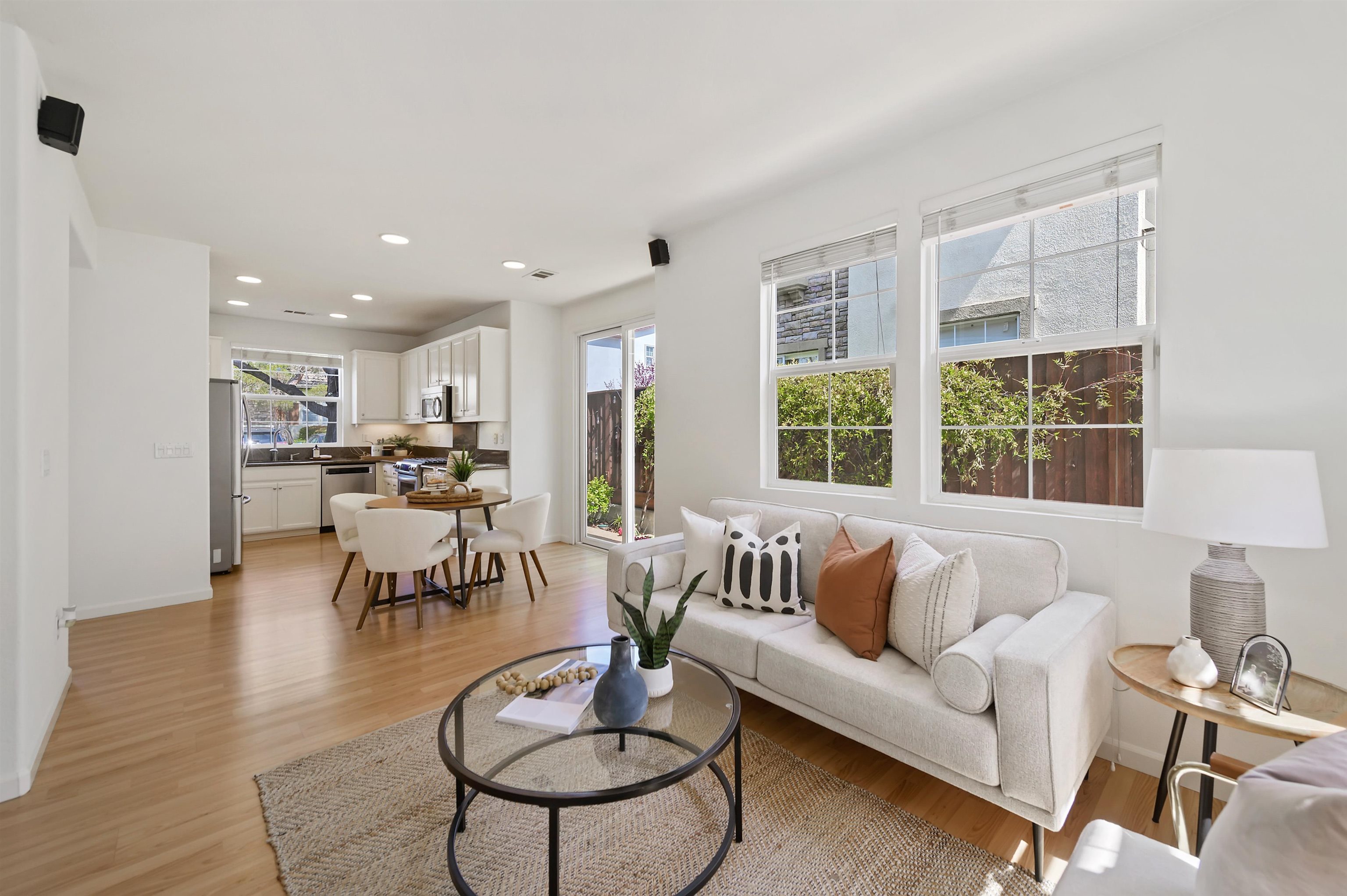 Detail Gallery Image 15 of 30 For 3989 Strafford Ct, Dublin,  CA 94568 - 3 Beds | 2/1 Baths