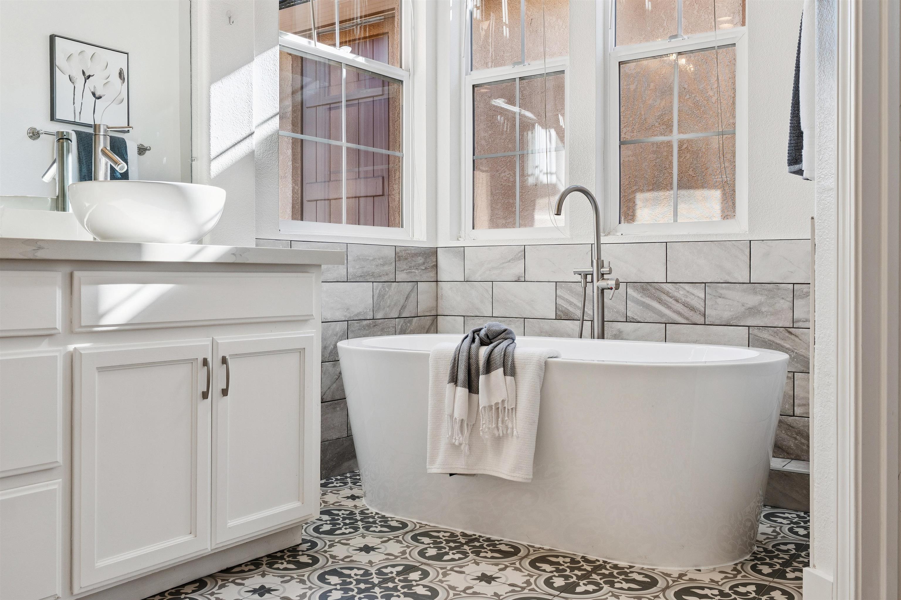 Detail Gallery Image 18 of 29 For 3989 Strafford Ct, Dublin,  CA 94568 - 3 Beds | 2/1 Baths