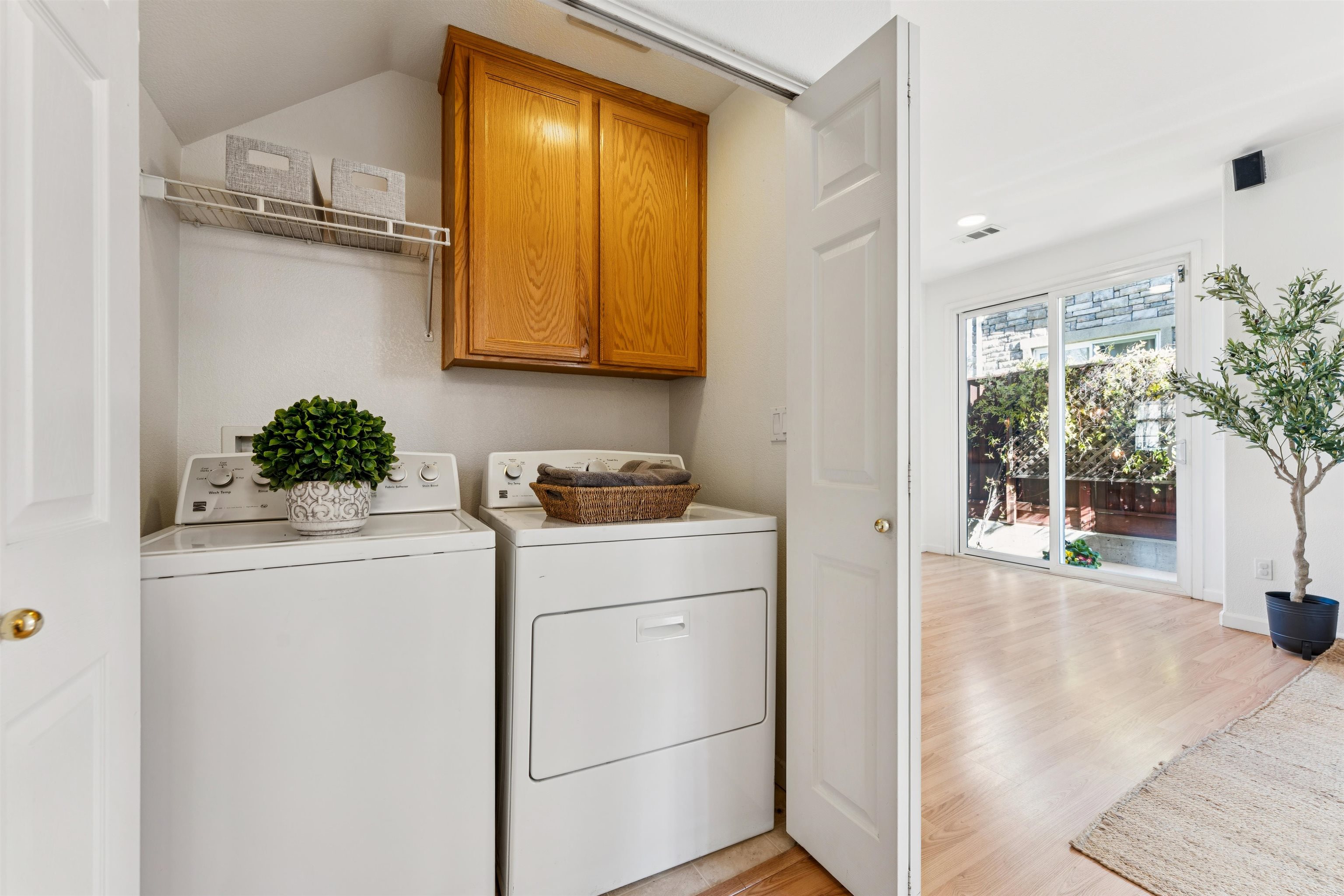 Detail Gallery Image 23 of 29 For 3989 Strafford Ct, Dublin,  CA 94568 - 3 Beds | 2/1 Baths