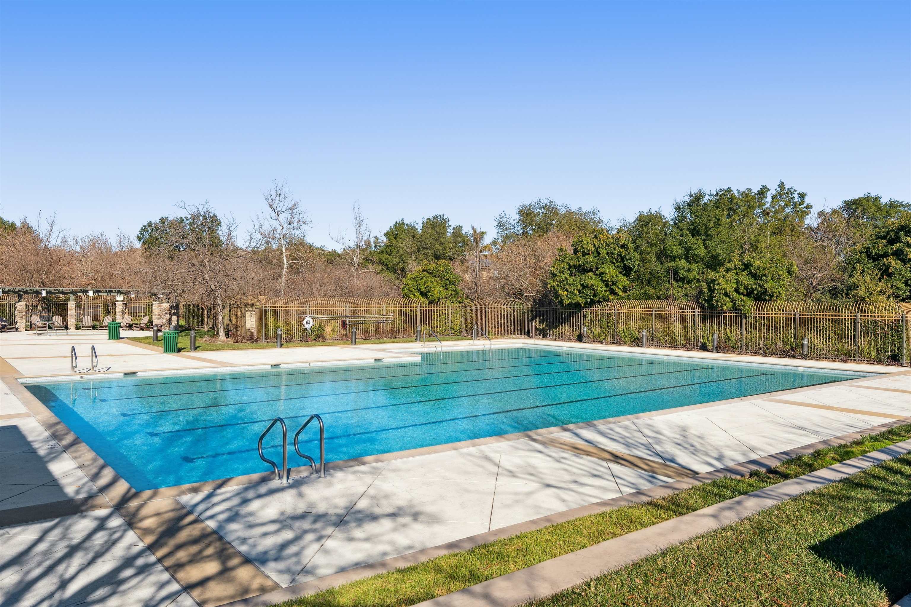 Detail Gallery Image 27 of 29 For 3989 Strafford Ct, Dublin,  CA 94568 - 3 Beds | 2/1 Baths