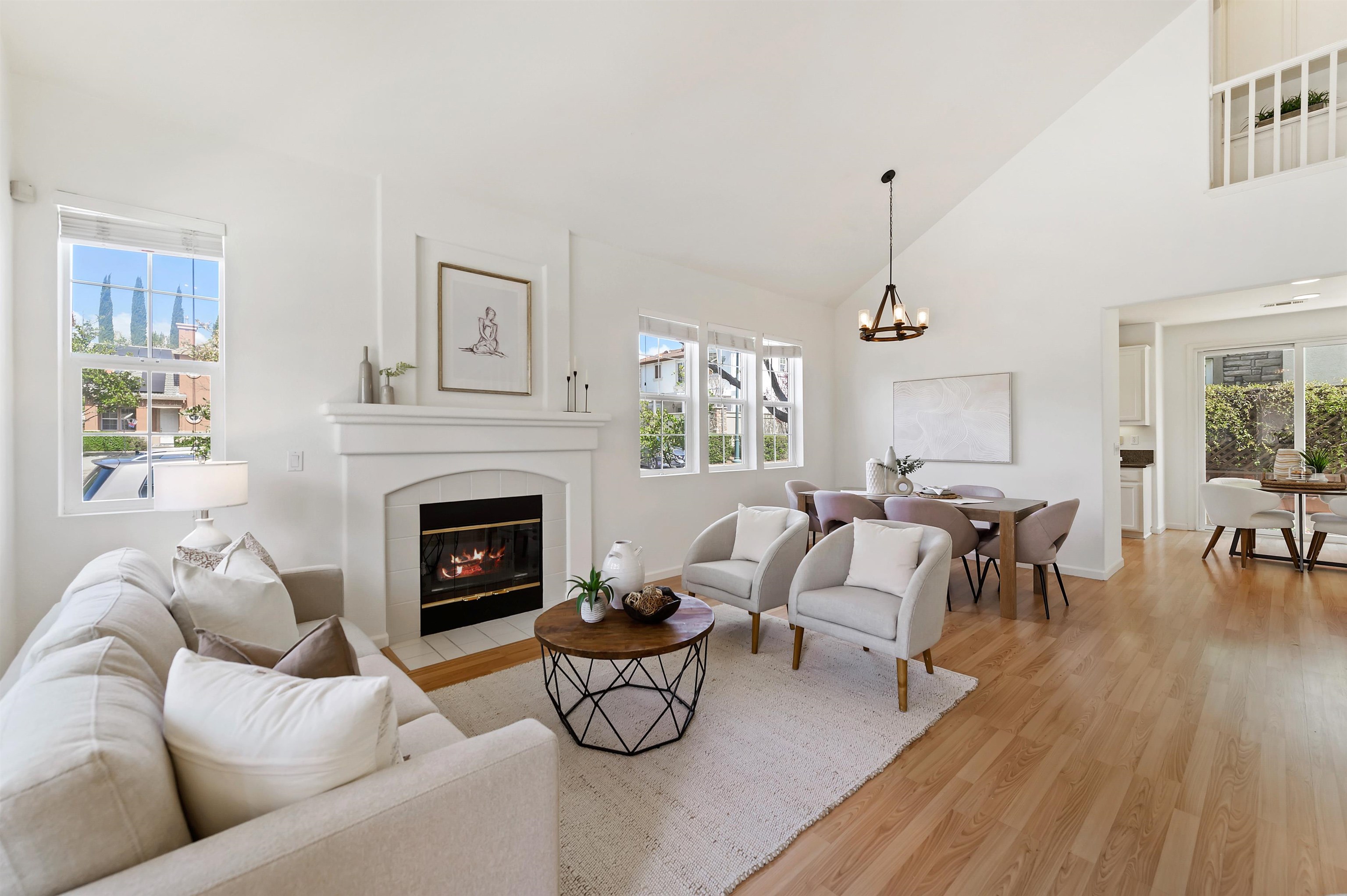 Detail Gallery Image 5 of 30 For 3989 Strafford Ct, Dublin,  CA 94568 - 3 Beds | 2/1 Baths