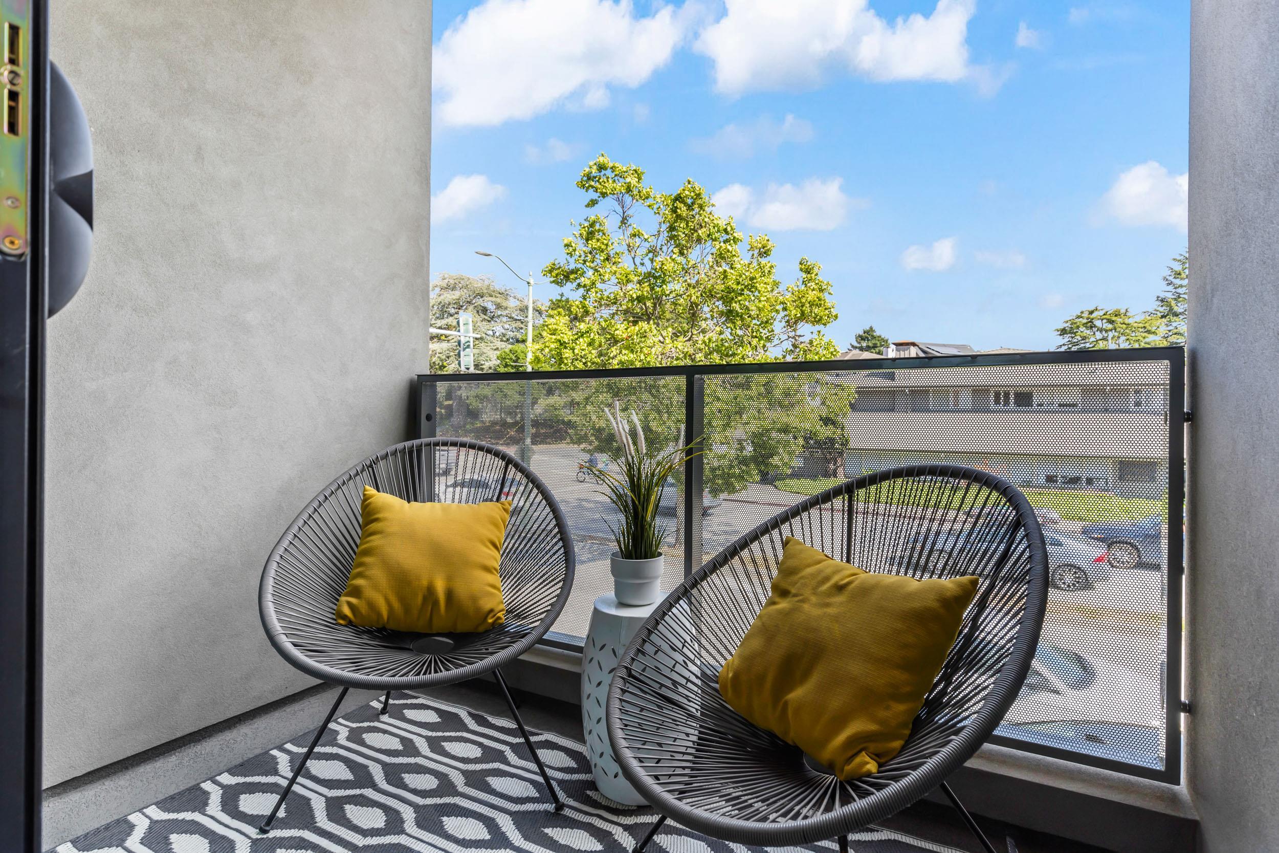 Detail Gallery Image 11 of 26 For 1235 Hampel St., Oakland,  CA 94602 - 3 Beds | 2 Baths