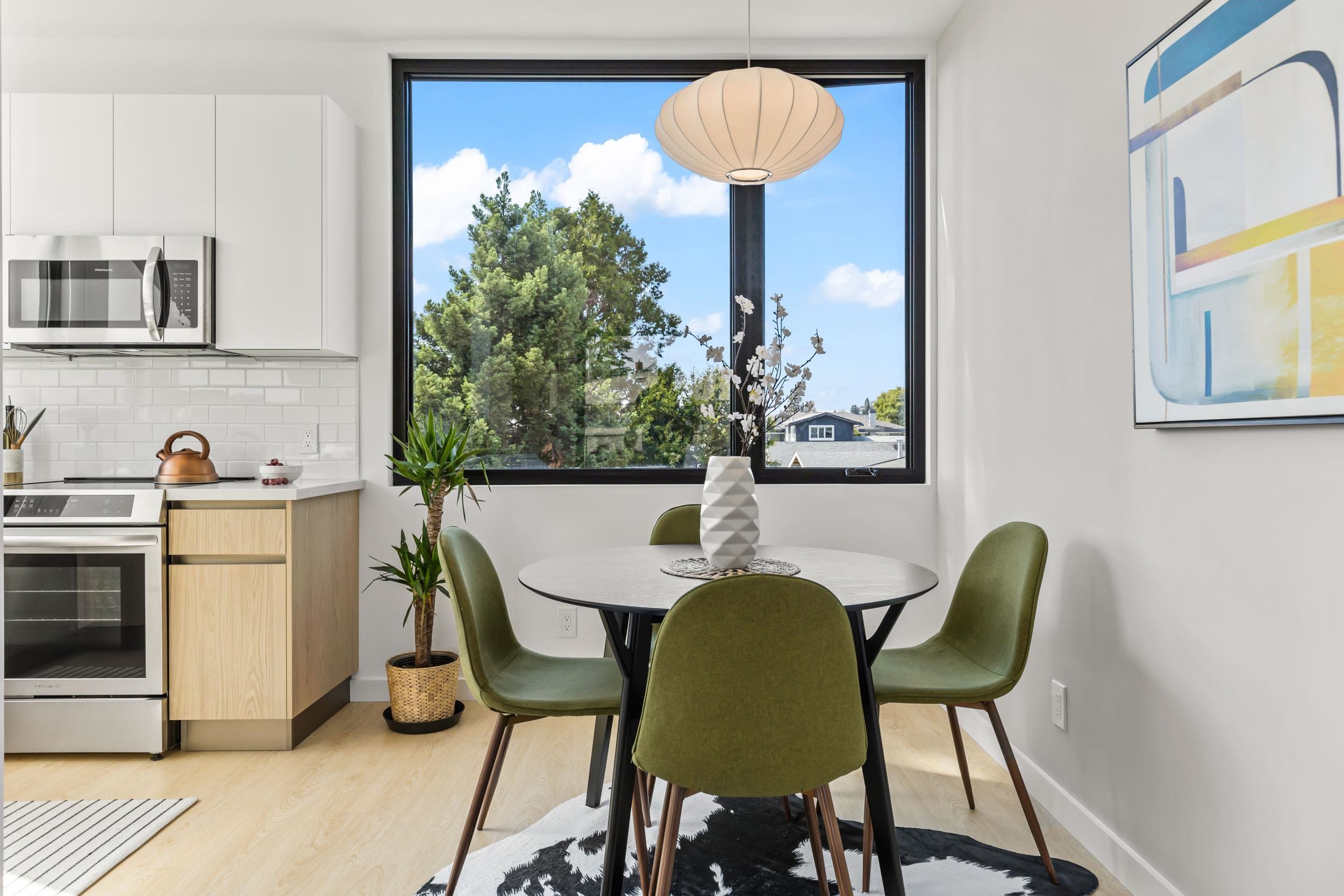 Detail Gallery Image 14 of 26 For 1235 Hampel St., Oakland,  CA 94602 - 3 Beds | 2 Baths