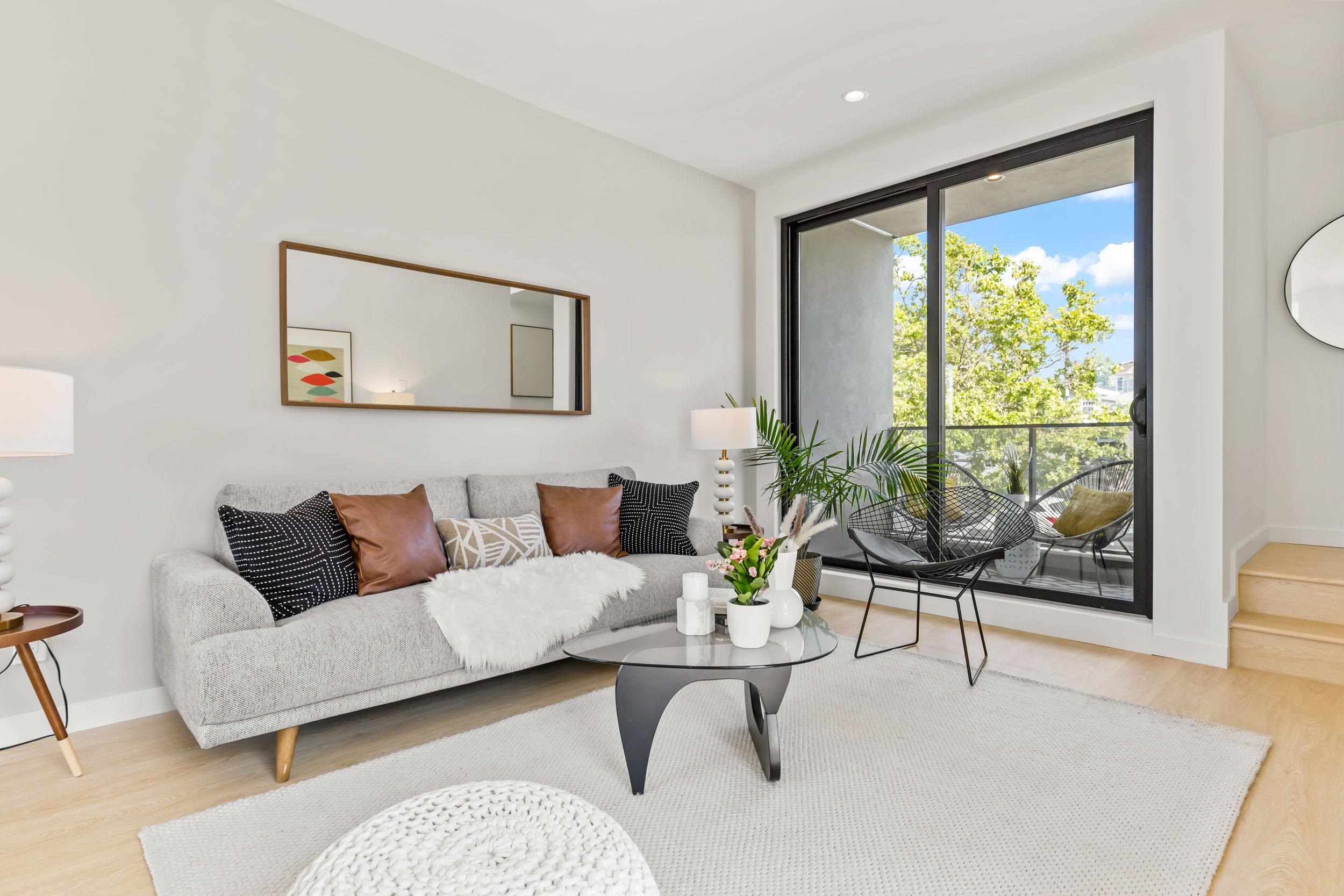 Detail Gallery Image 10 of 26 For 1235 Hampel St., Oakland,  CA 94602 - 3 Beds | 2 Baths