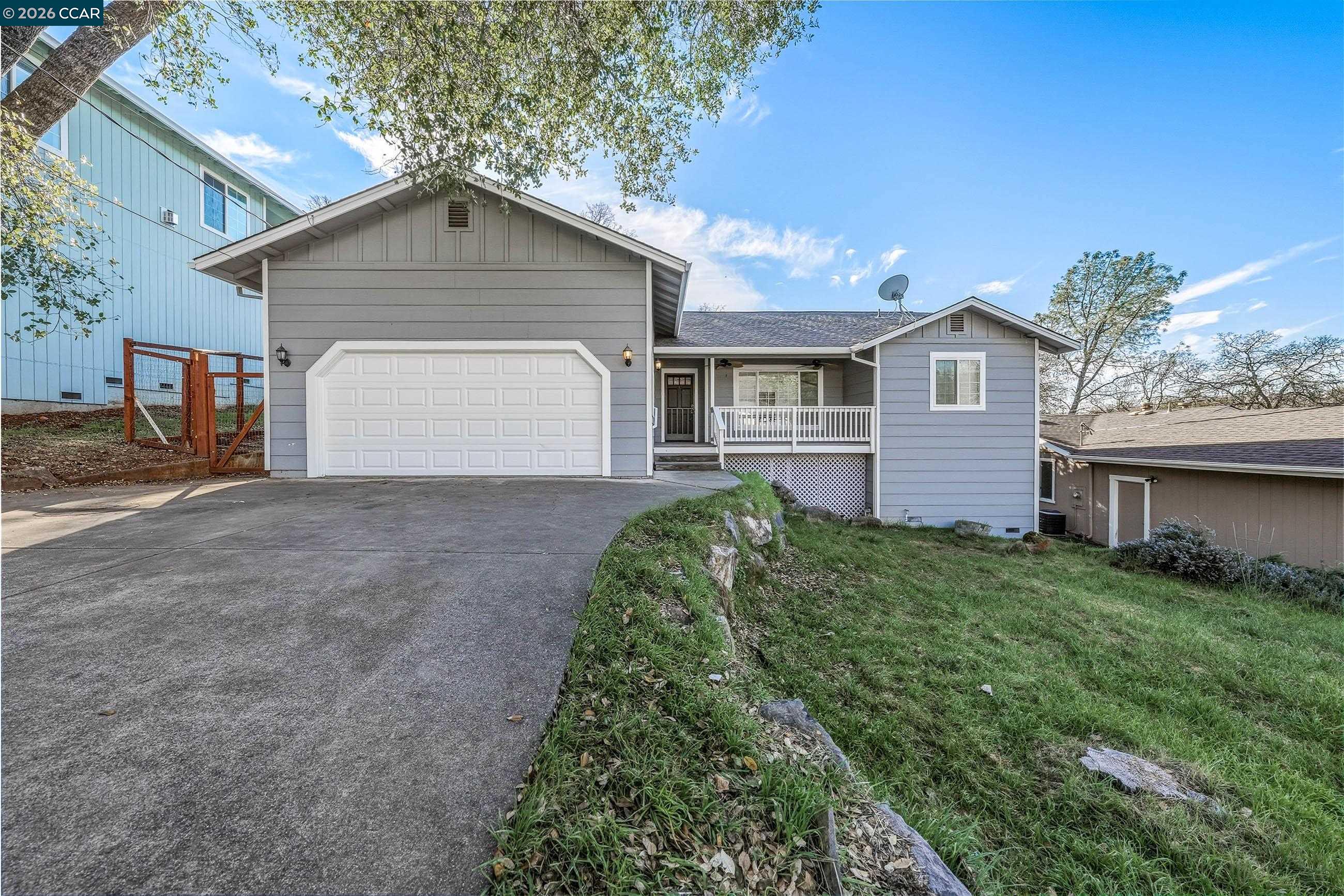 Front Image Thumbnail for CC41121878