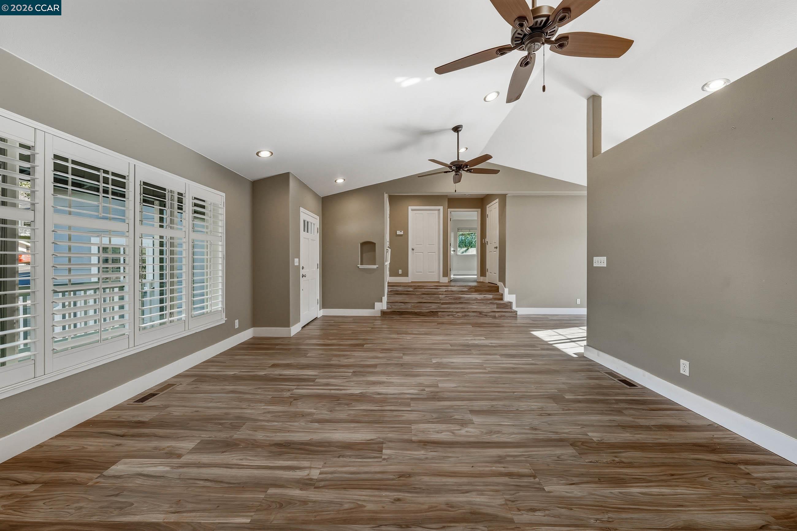 Detail Gallery Image 13 of 29 For 18357 Deer Hill Rd, Hidden Valley Lake,  CA 95467 - 3 Beds | 2 Baths