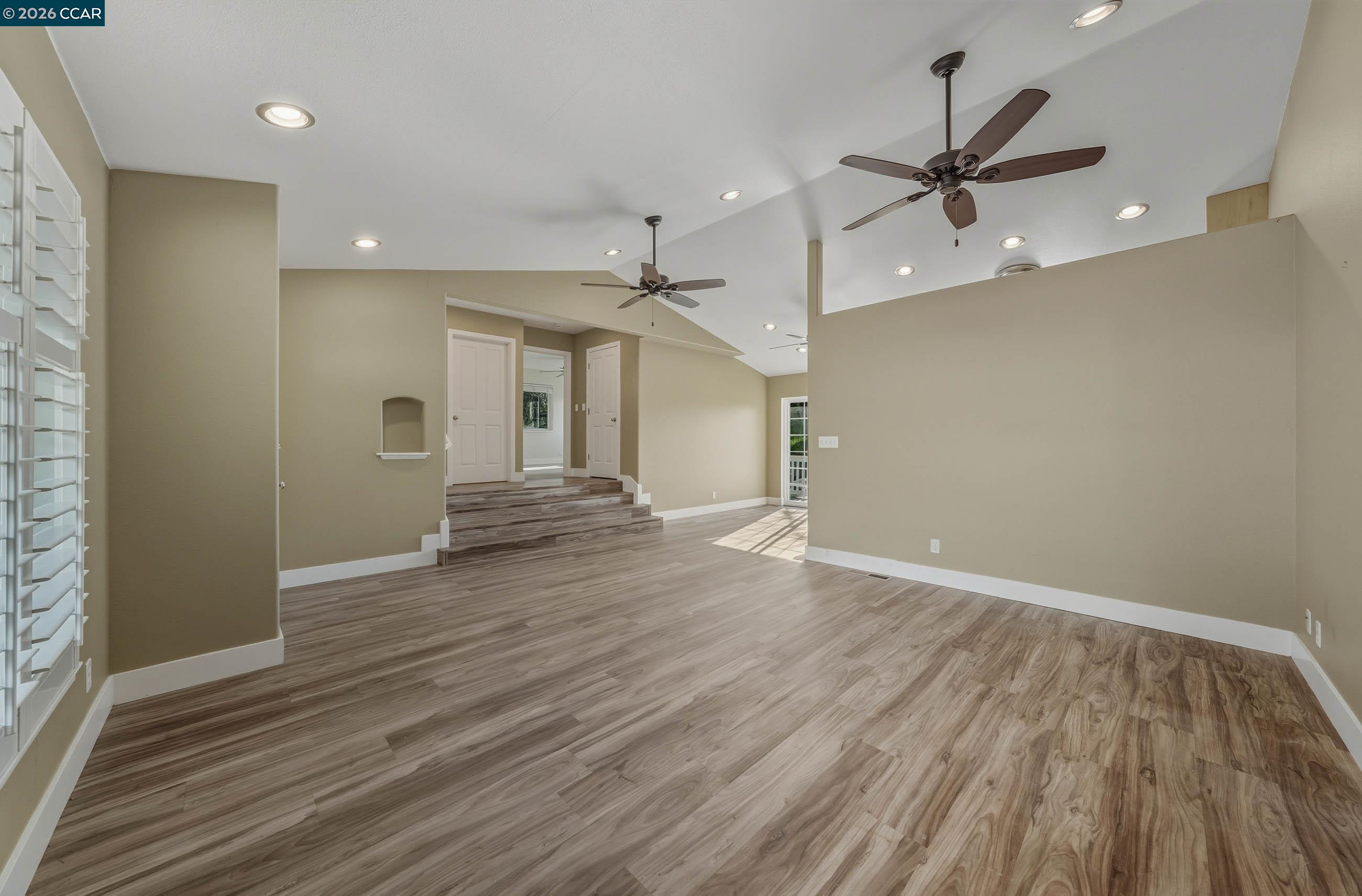 Detail Gallery Image 14 of 29 For 18357 Deer Hill Rd, Hidden Valley Lake,  CA 95467 - 3 Beds | 2 Baths