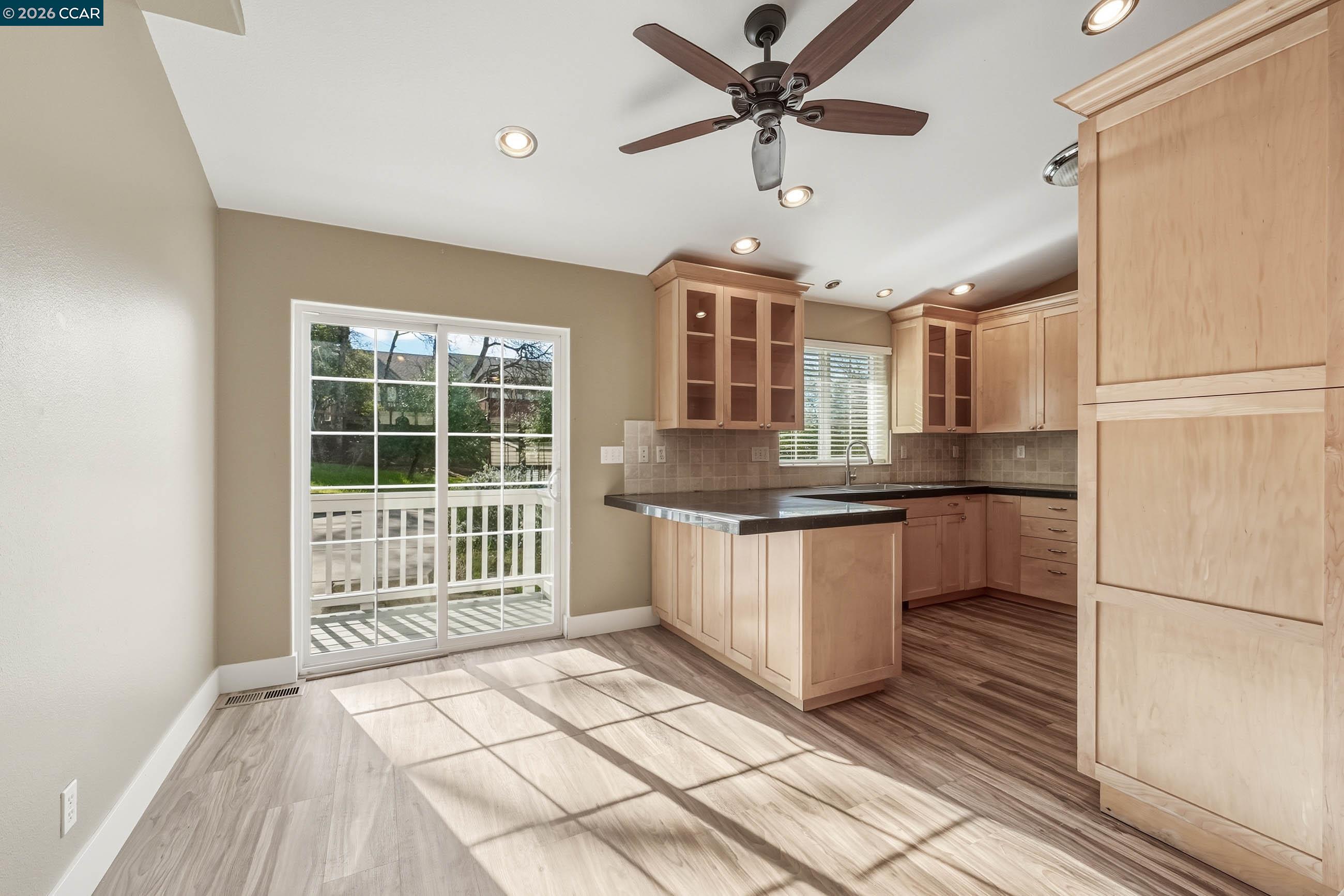 Detail Gallery Image 15 of 29 For 18357 Deer Hill Rd, Hidden Valley Lake,  CA 95467 - 3 Beds | 2 Baths