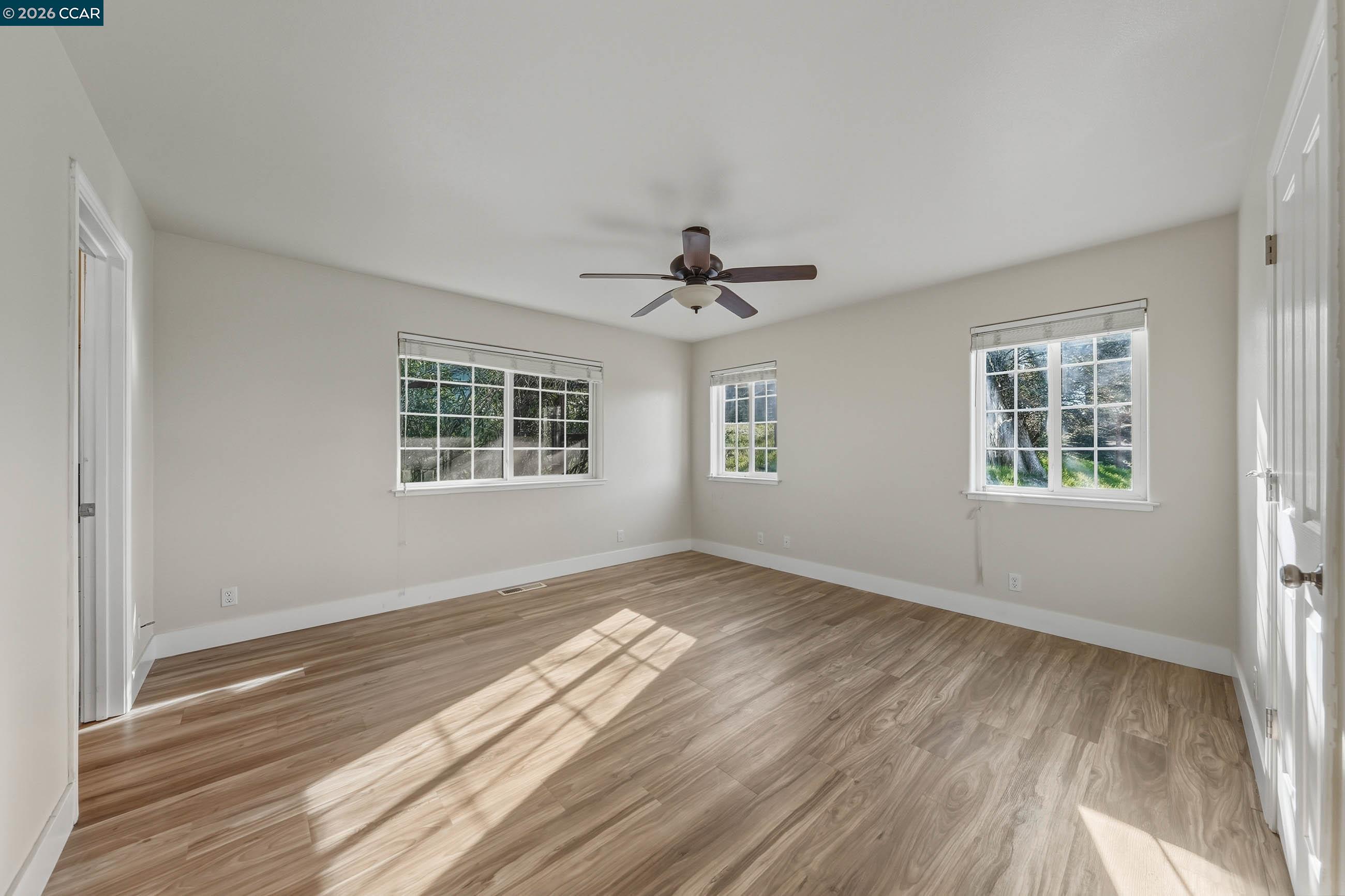 Detail Gallery Image 20 of 29 For 18357 Deer Hill Rd, Hidden Valley Lake,  CA 95467 - 3 Beds | 2 Baths