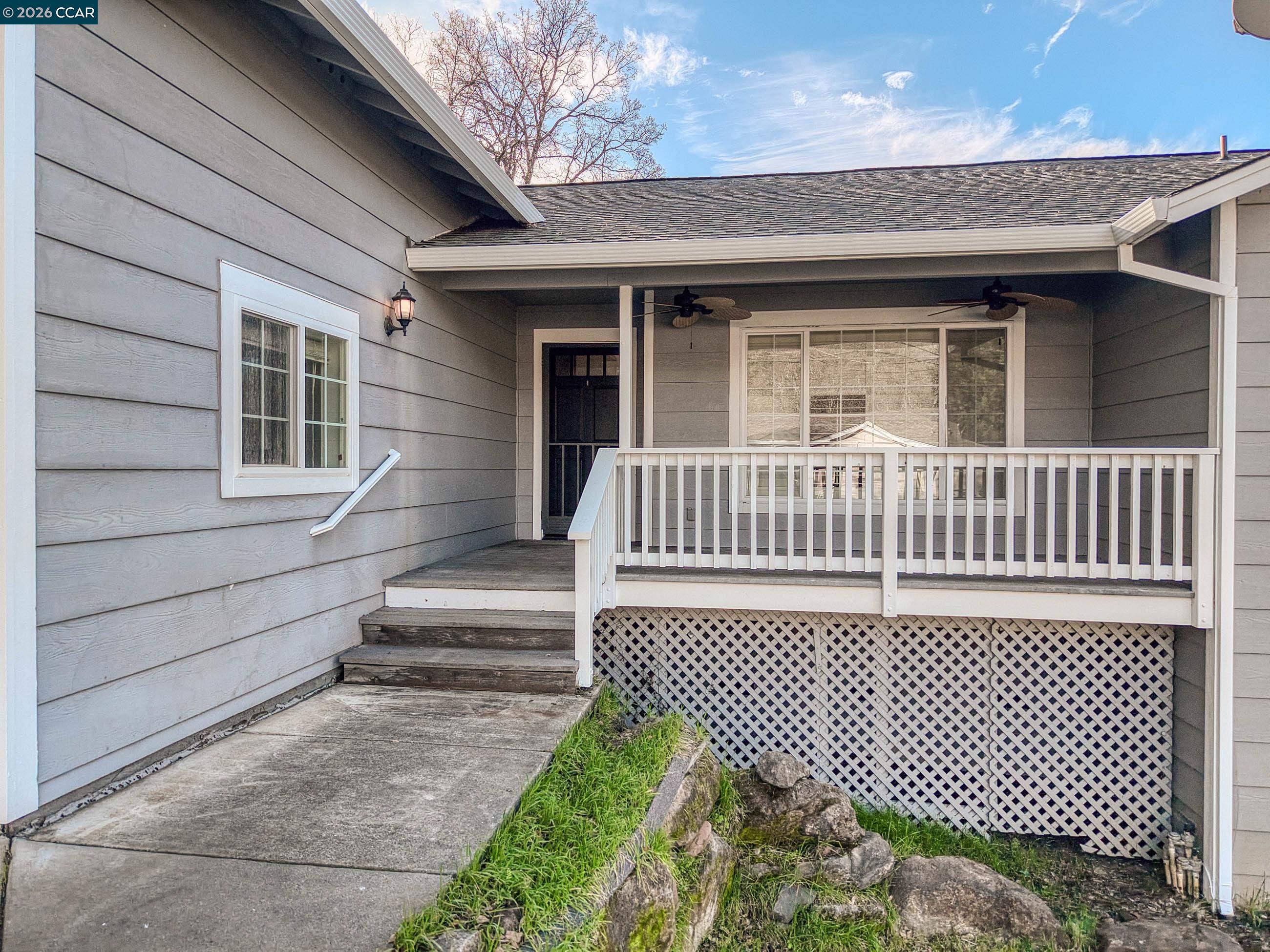 Detail Gallery Image 3 of 29 For 18357 Deer Hill Rd, Hidden Valley Lake,  CA 95467 - 3 Beds | 2 Baths