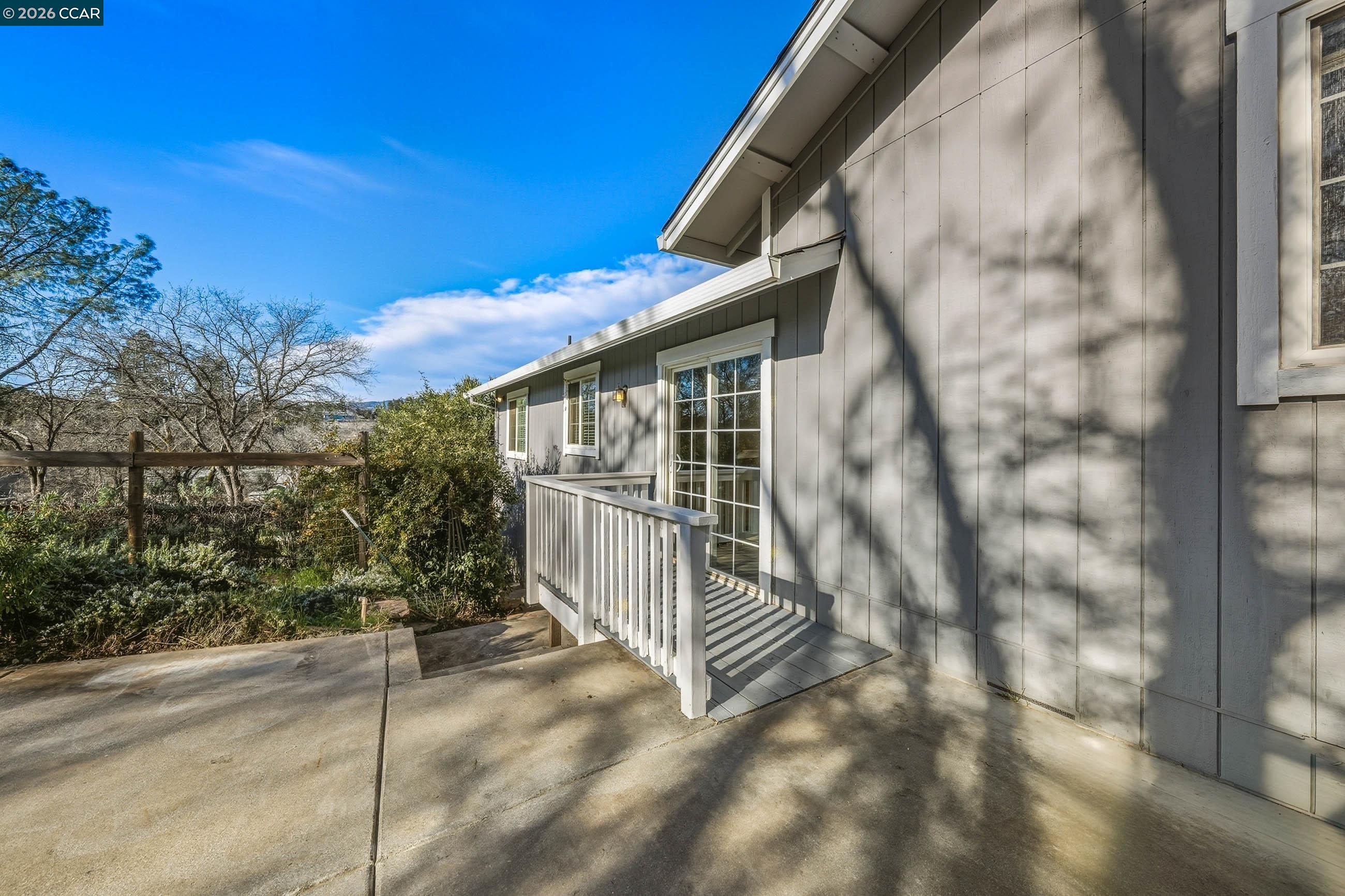 Detail Gallery Image 6 of 29 For 18357 Deer Hill Rd, Hidden Valley Lake,  CA 95467 - 3 Beds | 2 Baths