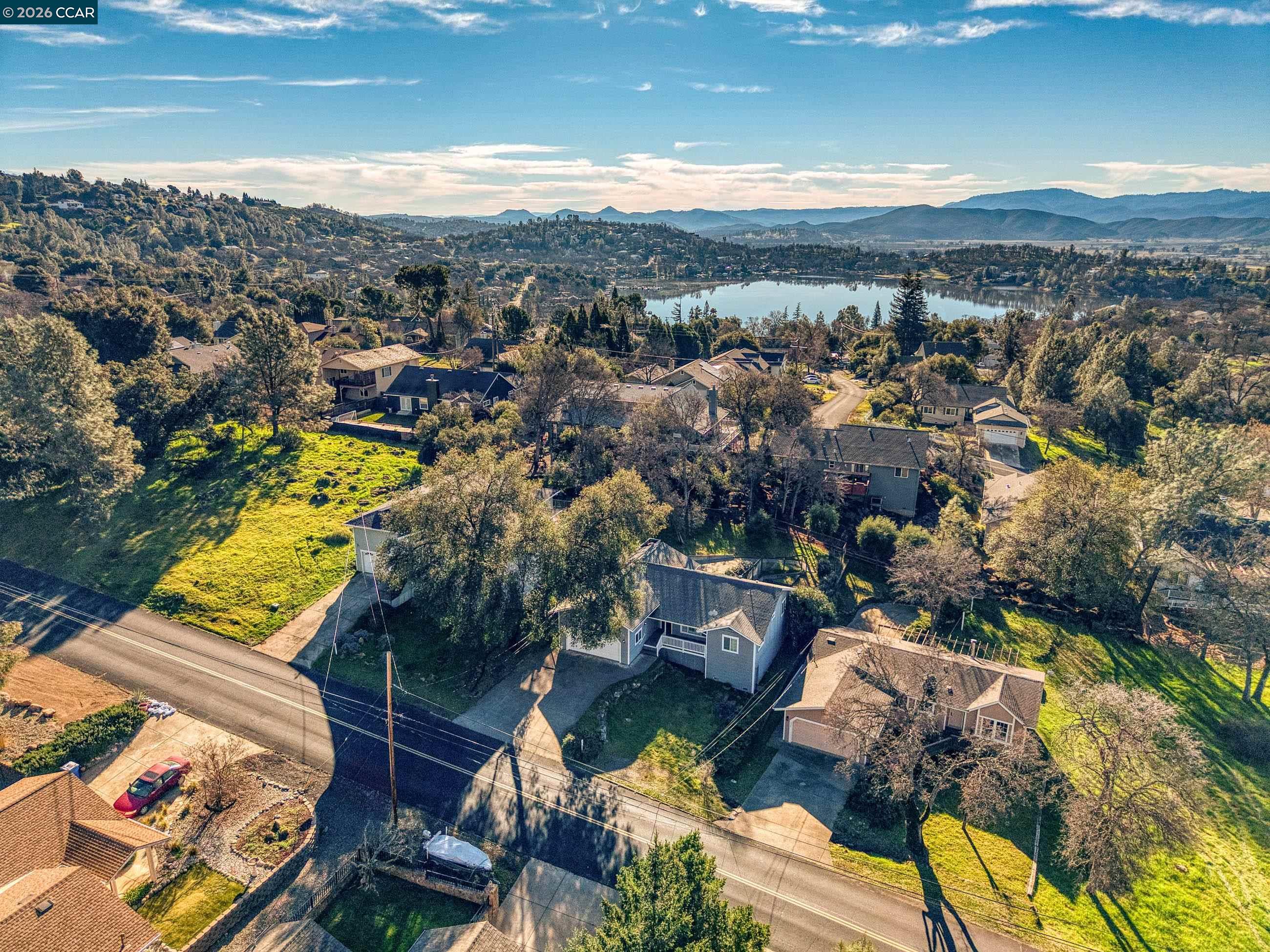 Detail Gallery Image 10 of 29 For 18357 Deer Hill Rd, Hidden Valley Lake,  CA 95467 - 3 Beds | 2 Baths