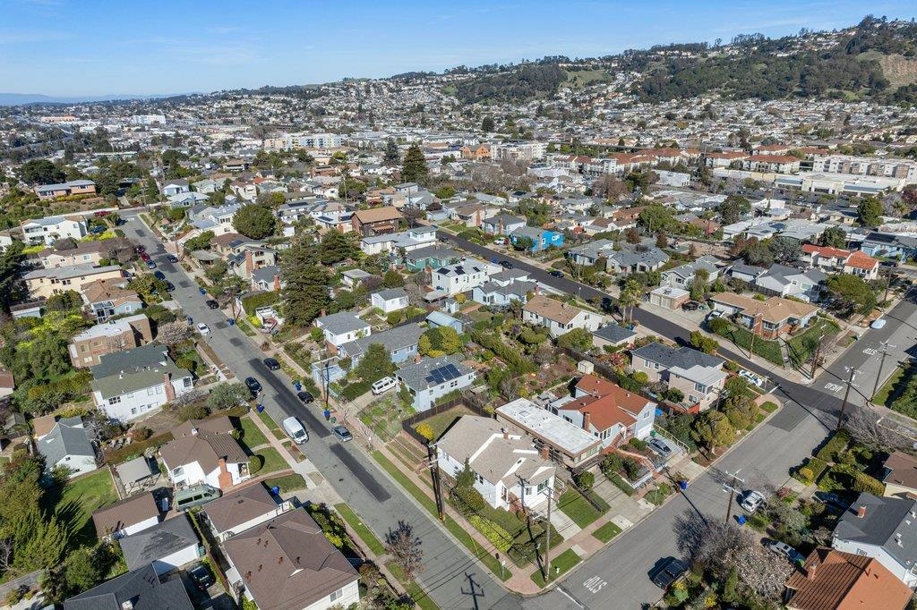 Detail Gallery Image 49 of 55 For 5901 Burlingame Avenue, Richmond,  CA 94804 - 3 Beds | 1/1 Baths
