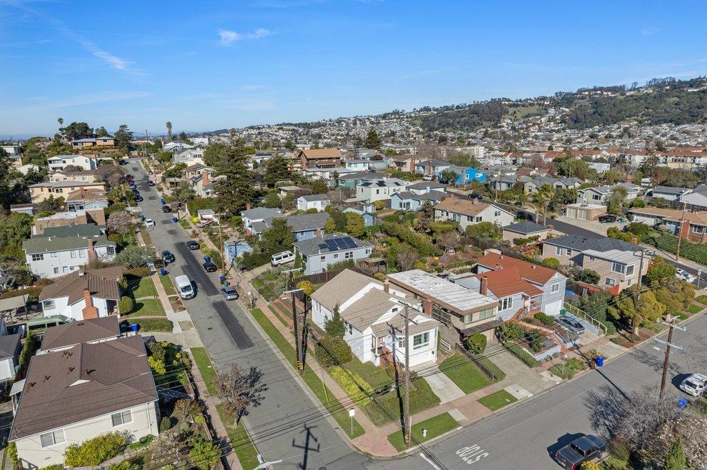 Detail Gallery Image 51 of 55 For 5901 Burlingame Avenue, Richmond,  CA 94804 - 3 Beds | 1/1 Baths