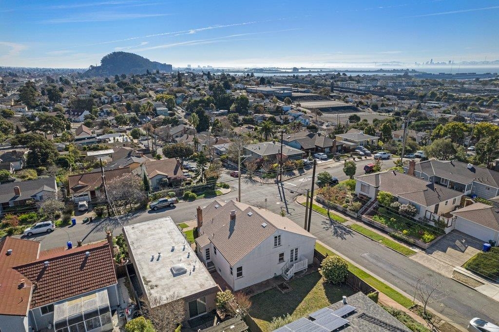 Detail Gallery Image 52 of 55 For 5901 Burlingame Avenue, Richmond,  CA 94804 - 3 Beds | 1/1 Baths