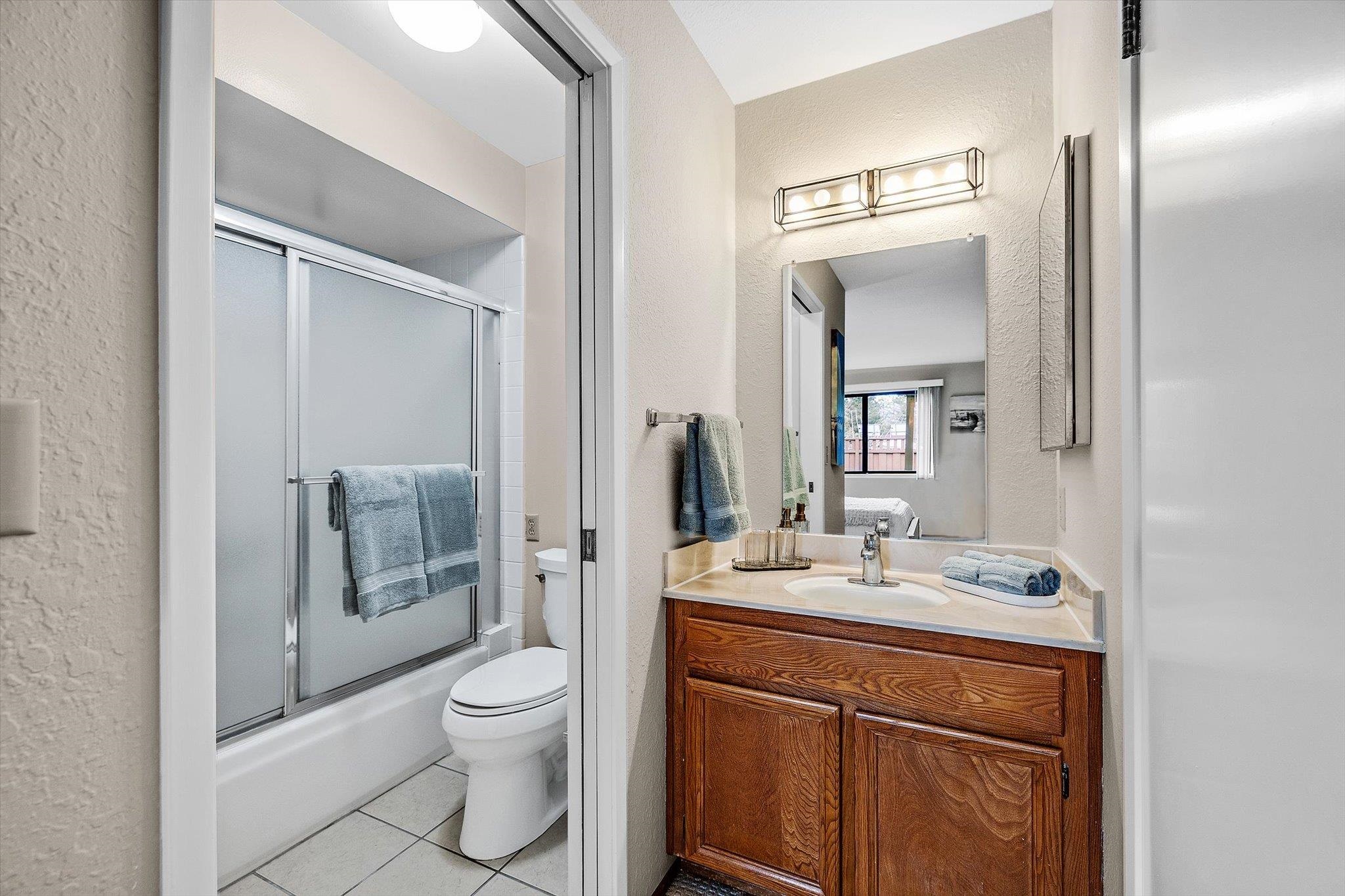 Detail Gallery Image 12 of 30 For 18944 Sara Park Cir, Saratoga,  CA 95070 - 2 Beds | 2 Baths