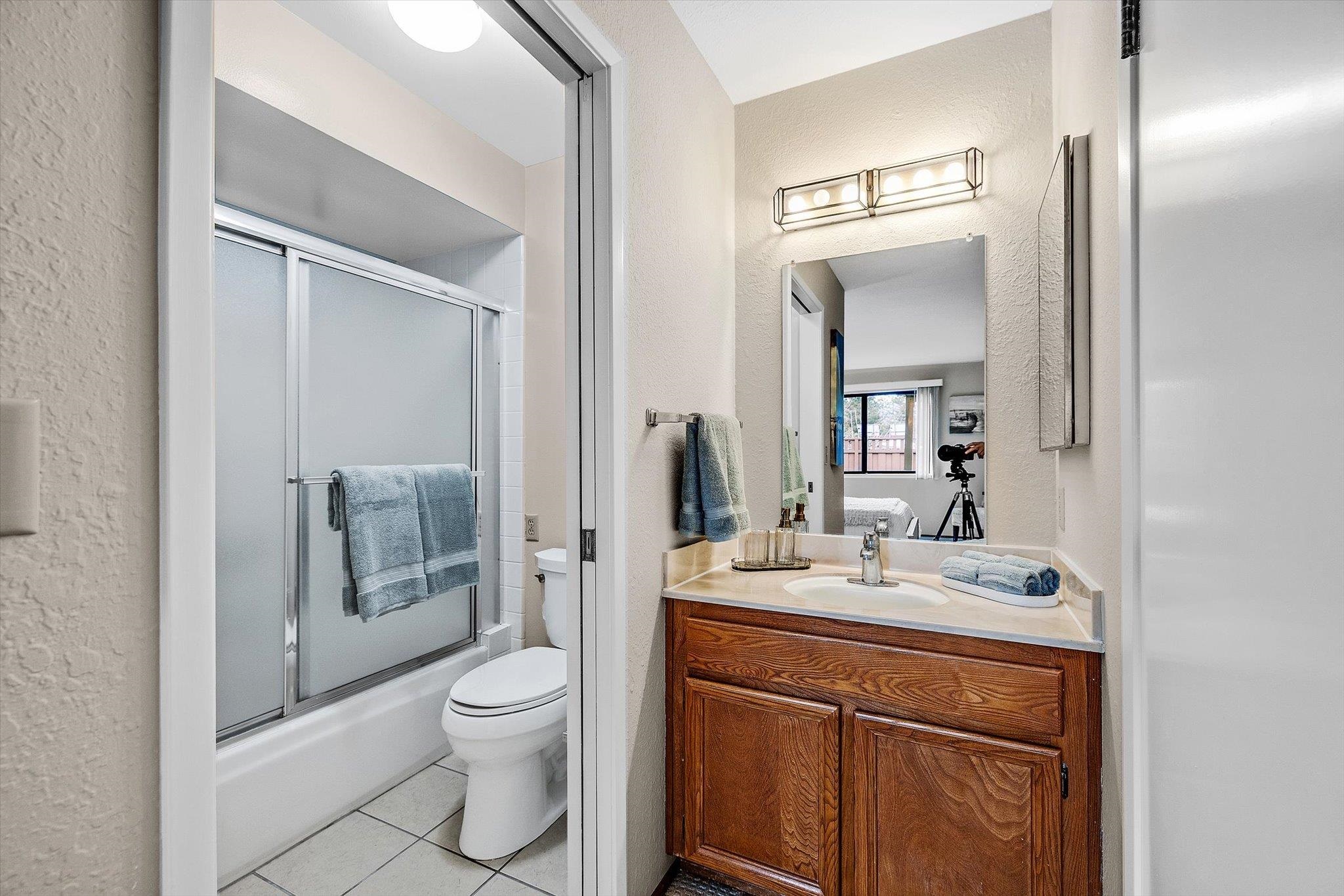 Detail Gallery Image 13 of 30 For 18944 Sara Park Cir, Saratoga,  CA 95070 - 2 Beds | 2 Baths