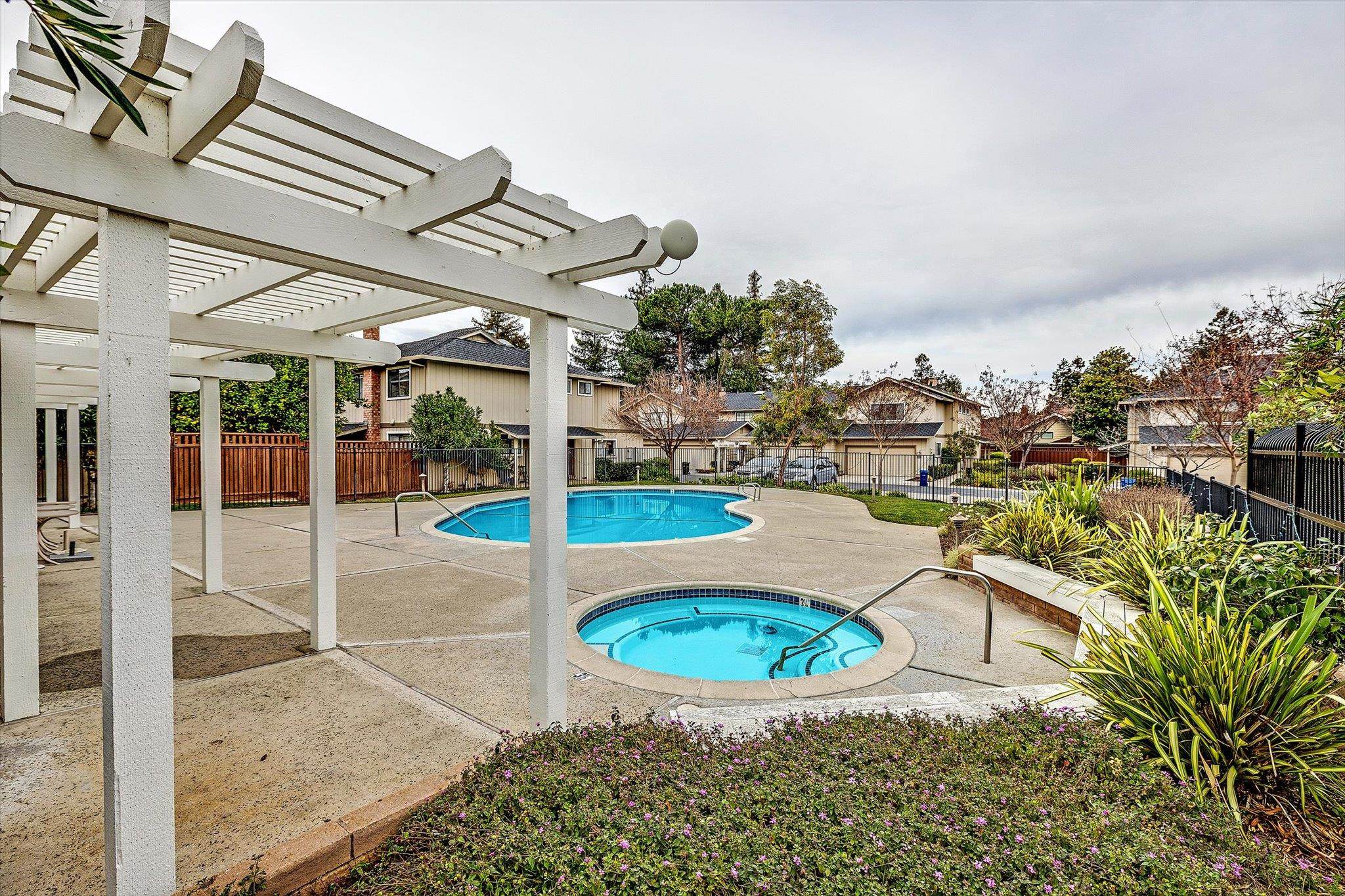 Detail Gallery Image 27 of 30 For 18944 Sara Park Cir, Saratoga,  CA 95070 - 2 Beds | 2 Baths