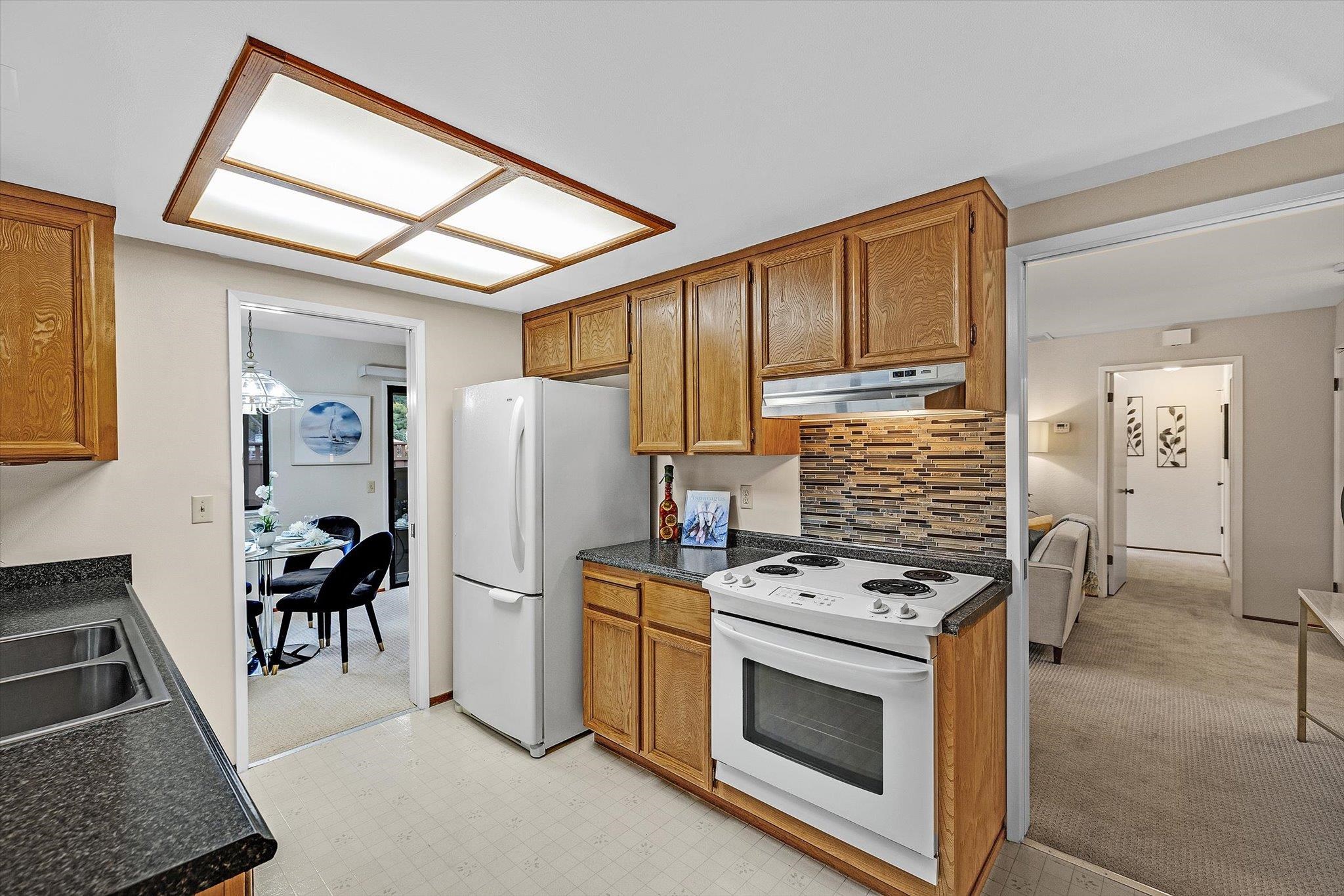 Detail Gallery Image 7 of 30 For 18944 Sara Park Cir, Saratoga,  CA 95070 - 2 Beds | 2 Baths