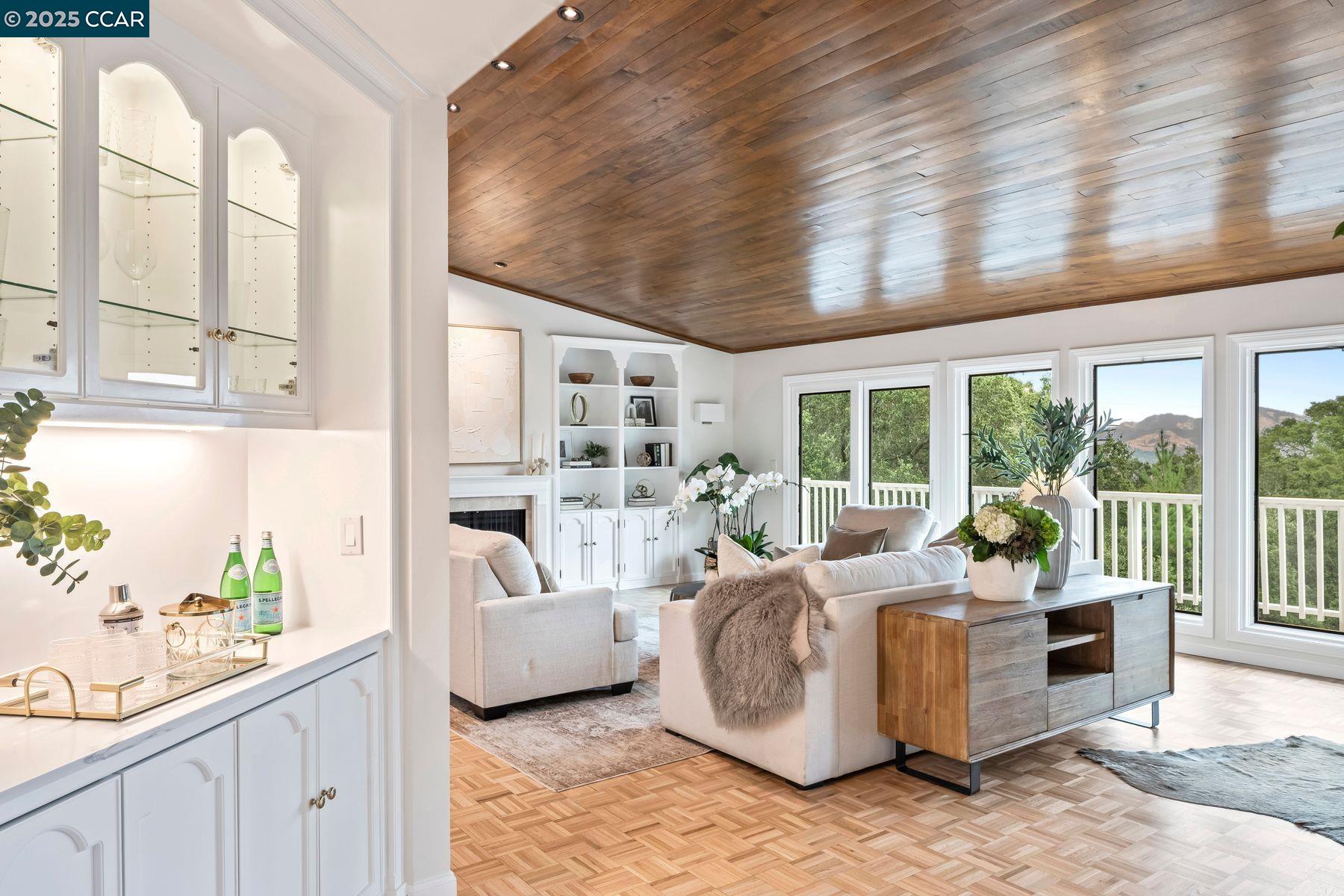 Detail Gallery Image 11 of 50 For 4500 Canyon Road, Lafayette,  CA 94549-2709 - 4 Beds | 3/2 Baths