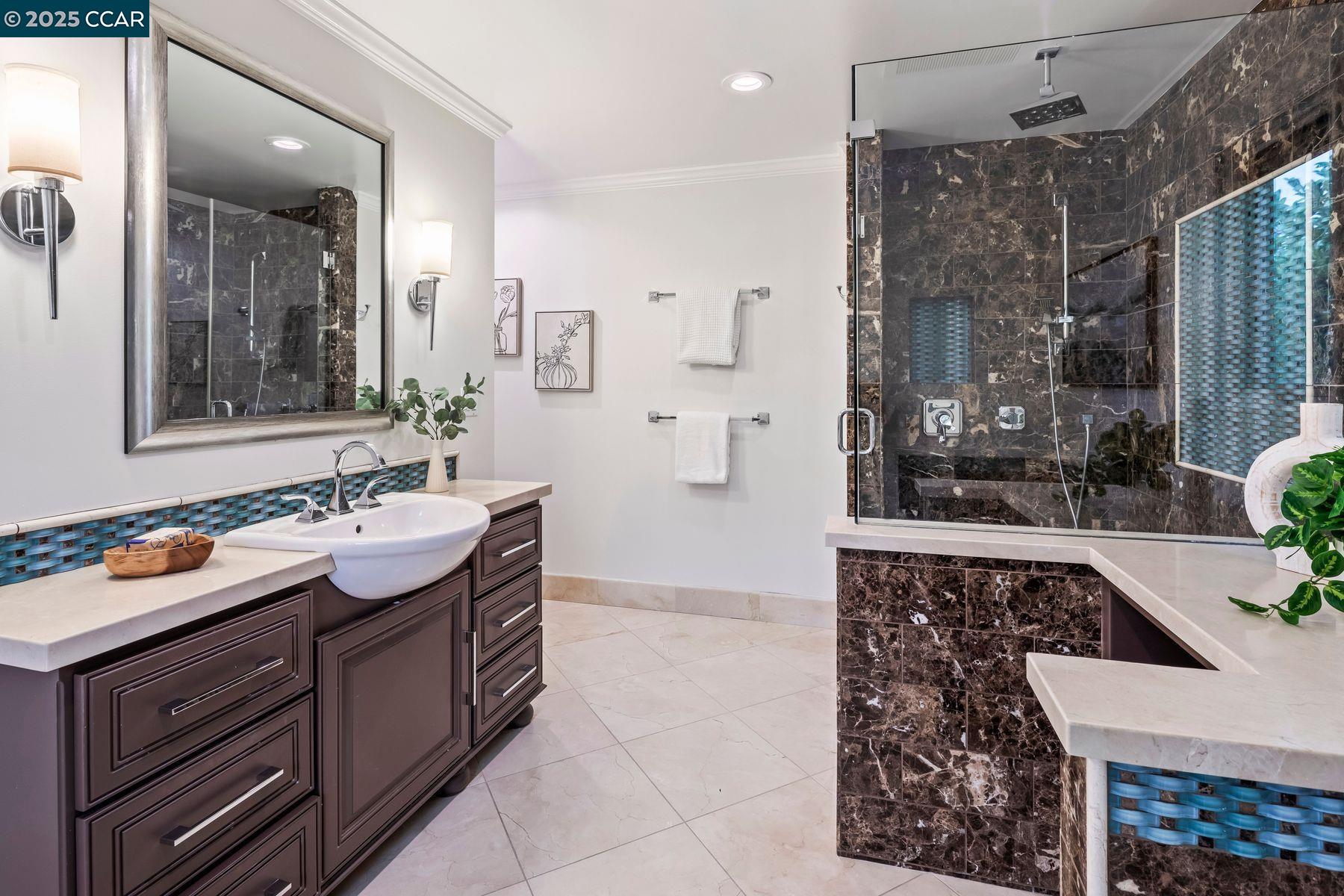 Detail Gallery Image 17 of 50 For 4500 Canyon Road, Lafayette,  CA 94549-2709 - 4 Beds | 3/2 Baths