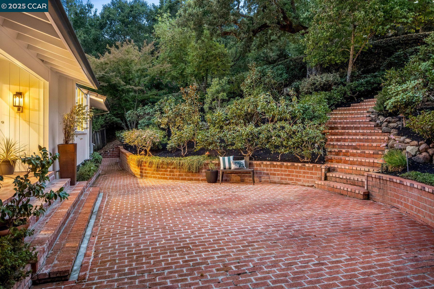 Detail Gallery Image 36 of 50 For 4500 Canyon Road, Lafayette,  CA 94549-2709 - 4 Beds | 3/2 Baths