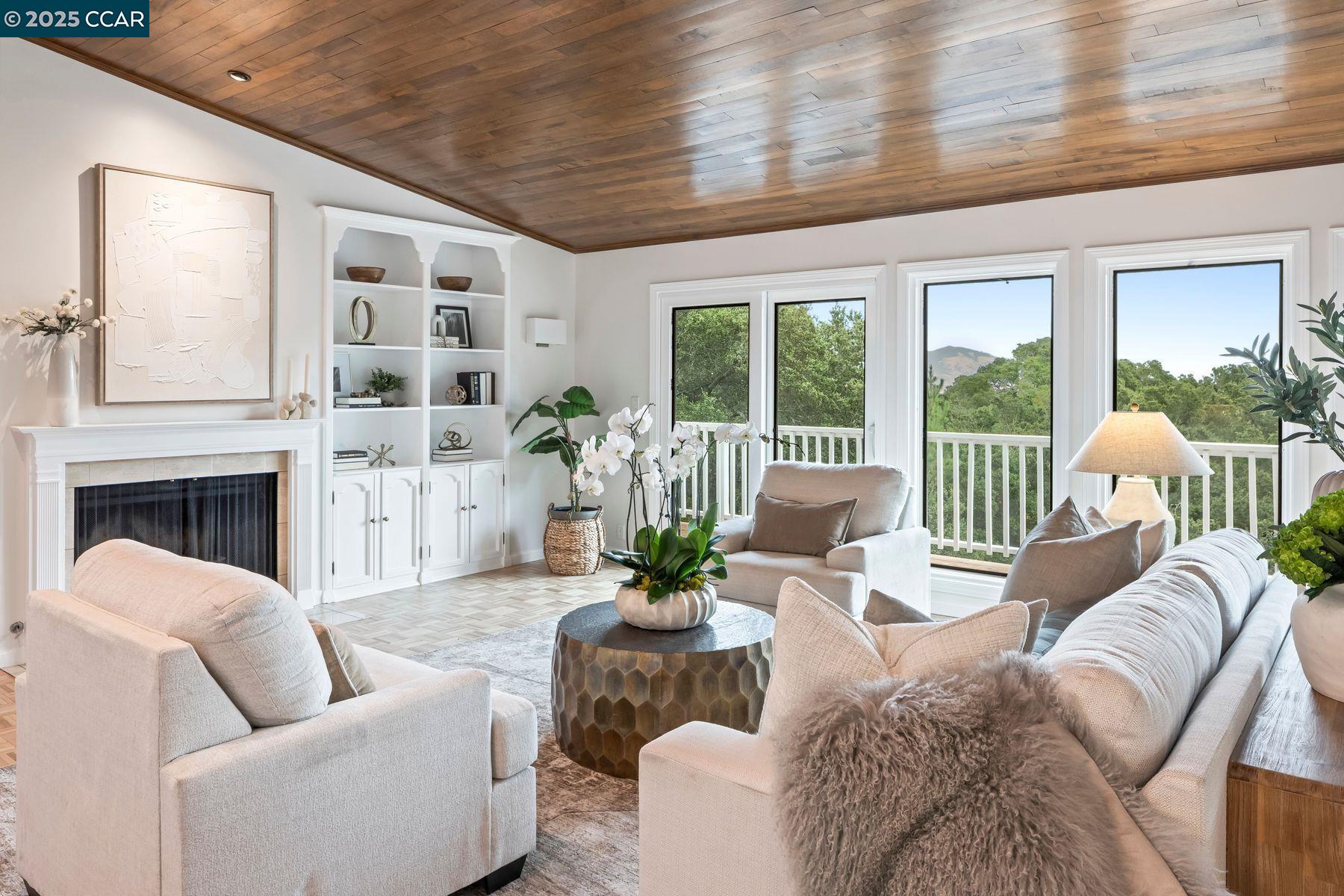 Detail Gallery Image 8 of 50 For 4500 Canyon Road, Lafayette,  CA 94549-2709 - 4 Beds | 3/2 Baths