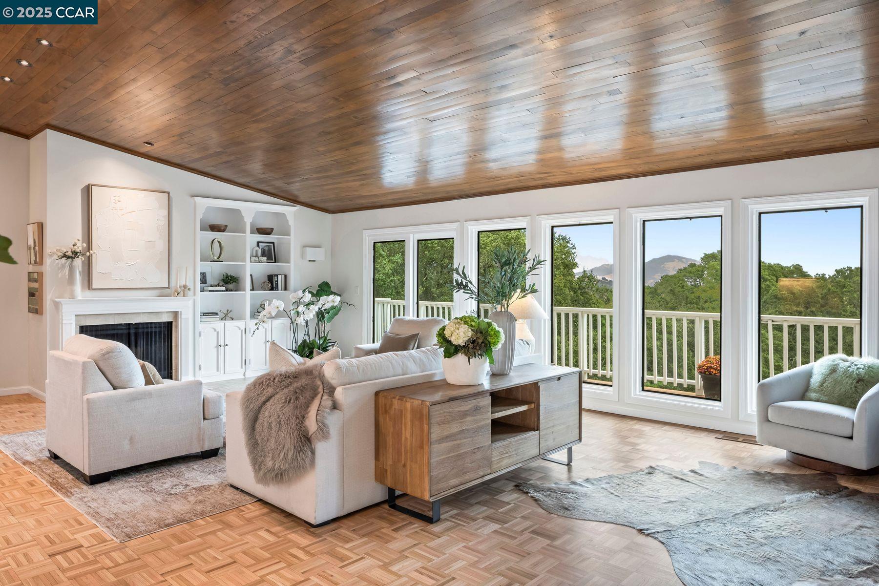 Detail Gallery Image 10 of 50 For 4500 Canyon Road, Lafayette,  CA 94549-2709 - 4 Beds | 3/2 Baths