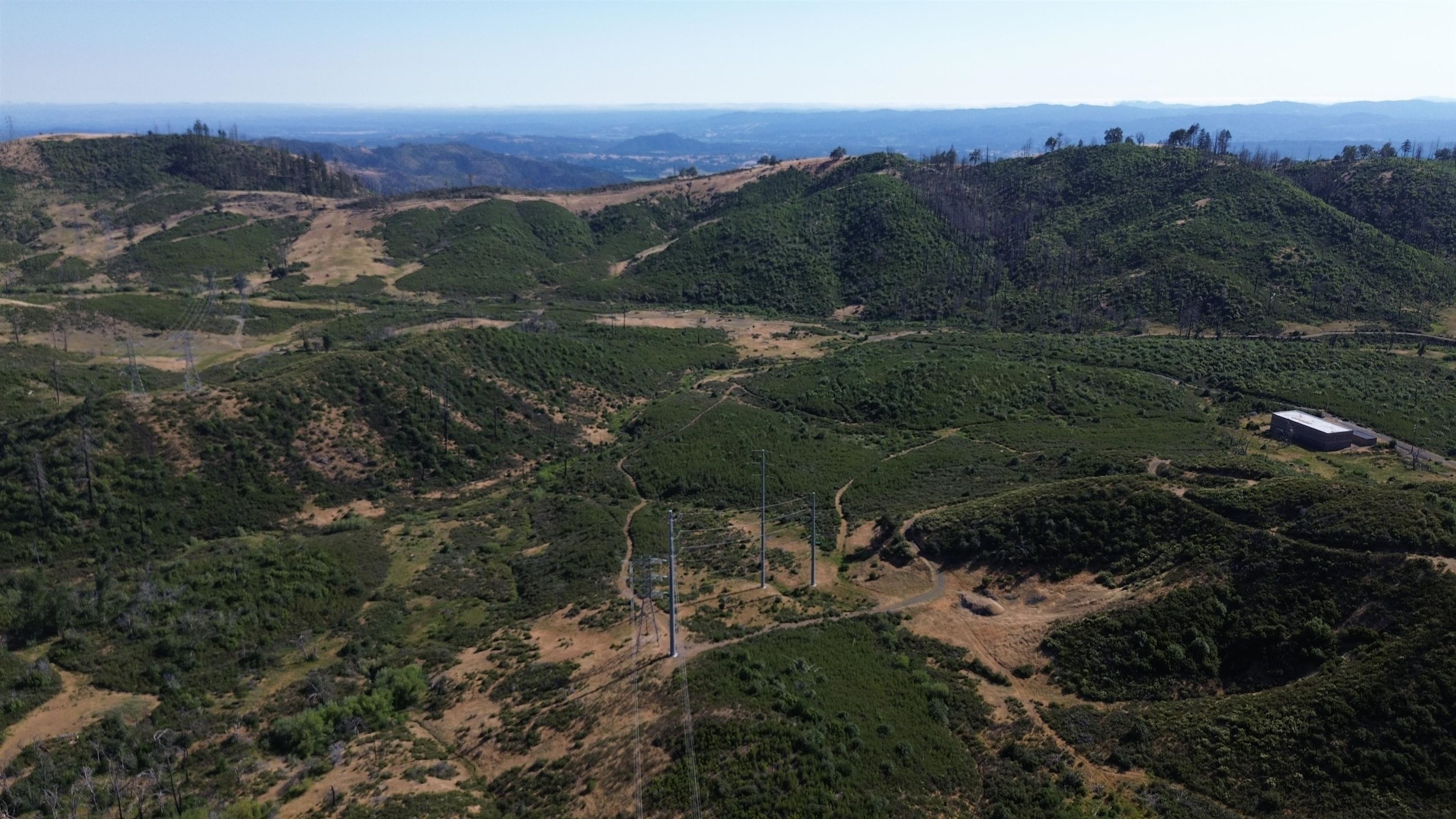 Detail Gallery Image 2 of 45 For 11311 Pine Flat, Healdsburg,  CA 95448 - – Beds | – Baths