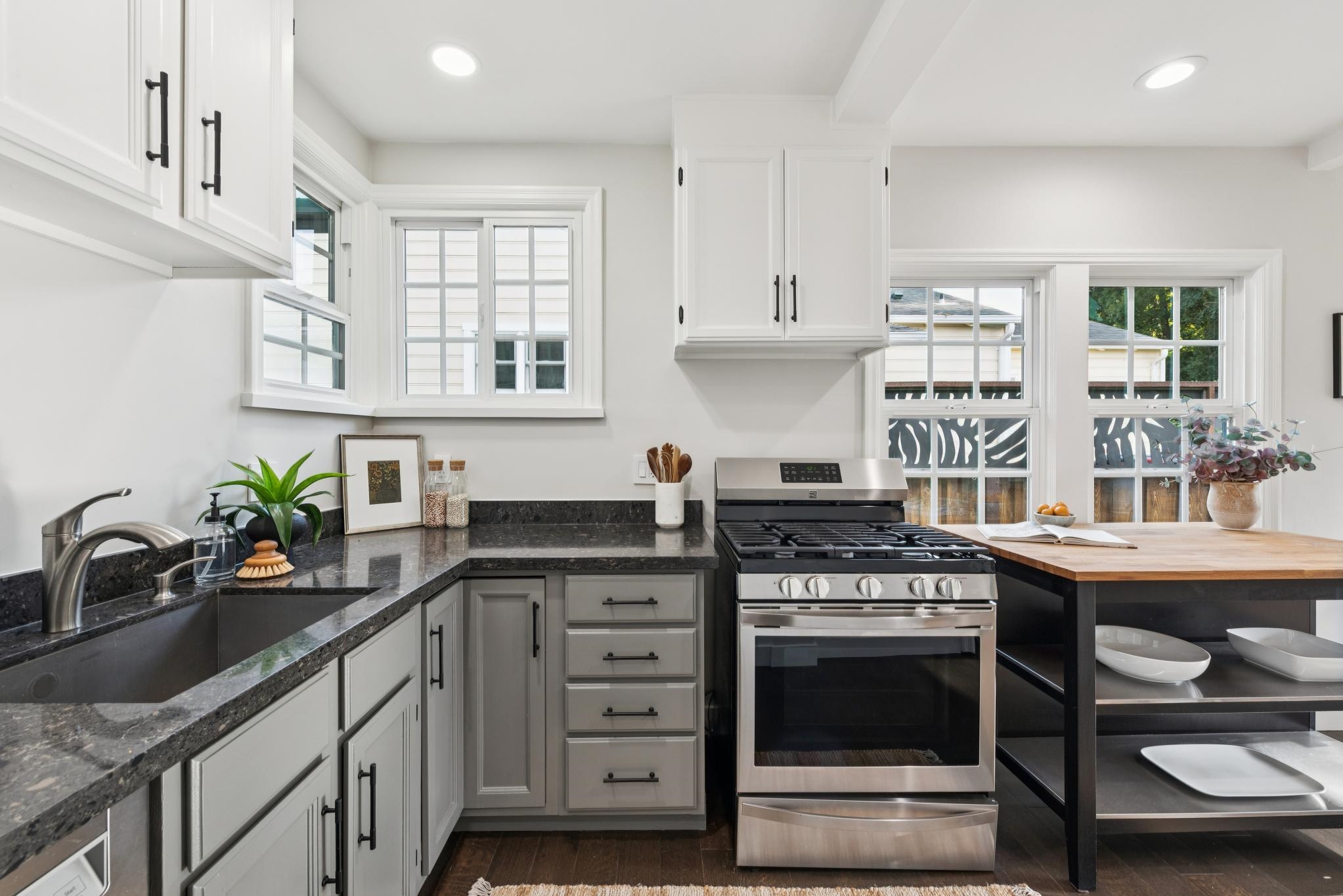 Detail Gallery Image 13 of 40 For 7607 Valentine St, Oakland,  CA 94605 - 2 Beds | 1/1 Baths