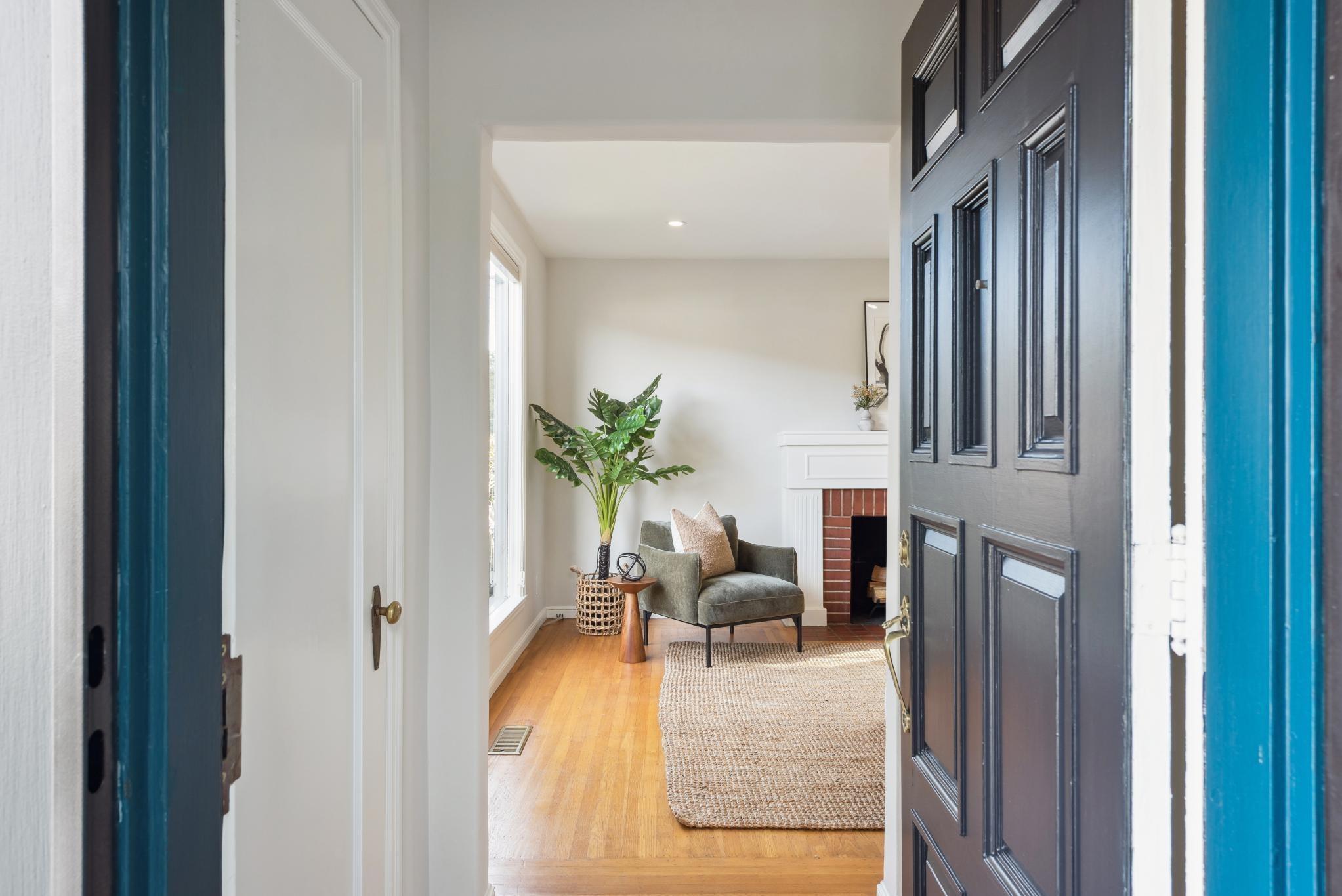 Detail Gallery Image 4 of 40 For 7607 Valentine St, Oakland,  CA 94605 - 2 Beds | 1/1 Baths