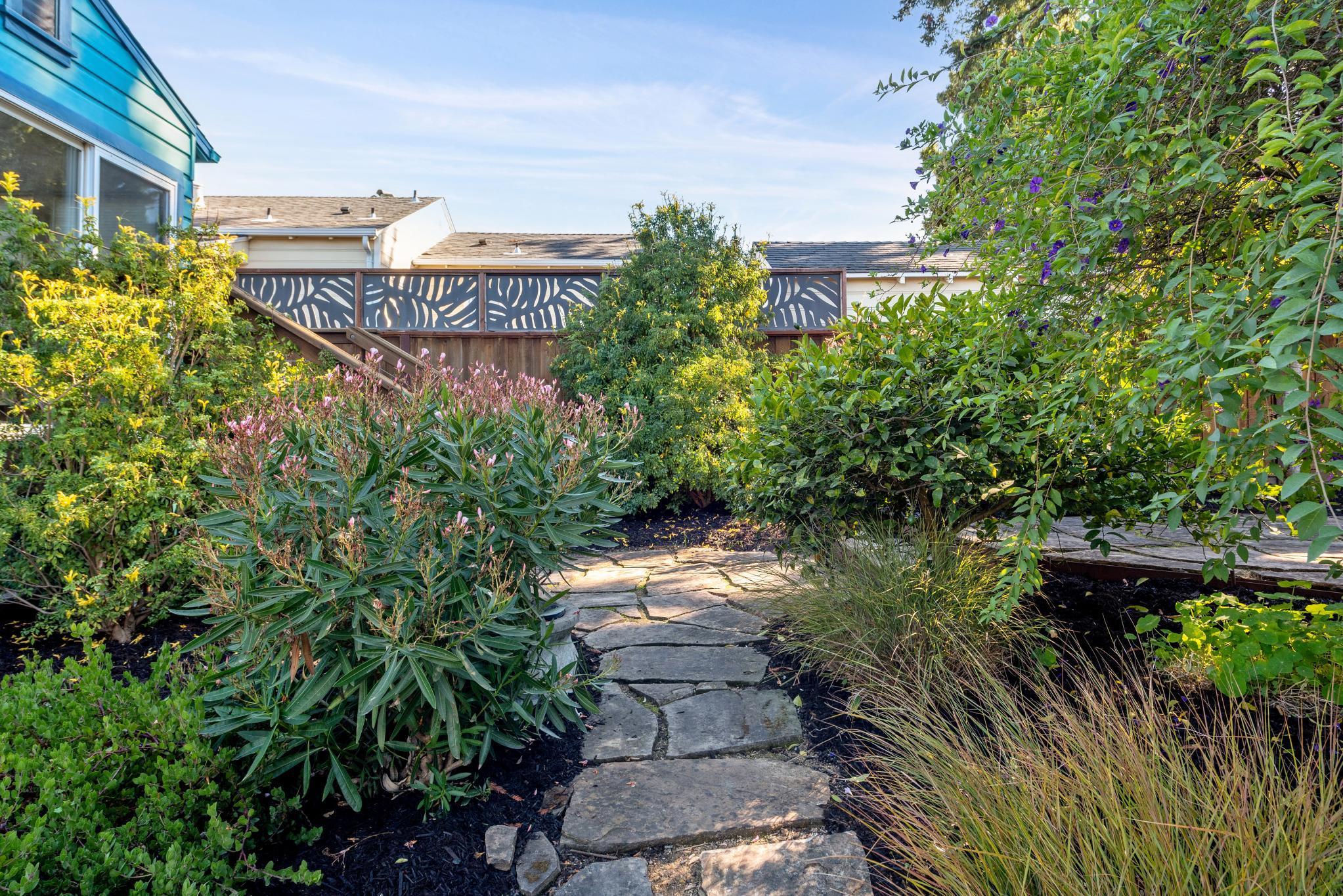 Detail Gallery Image 37 of 40 For 7607 Valentine St, Oakland,  CA 94605 - 2 Beds | 1/1 Baths