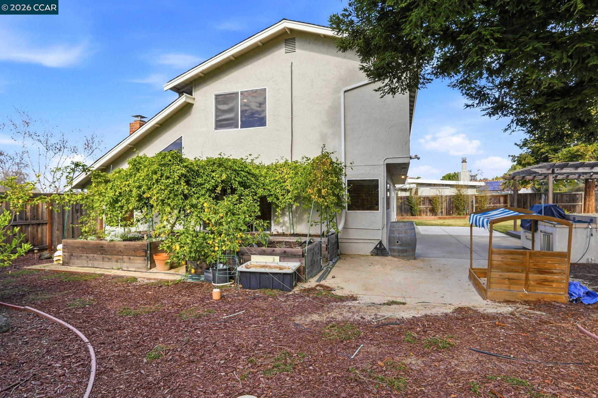 Detail Gallery Image 27 of 28 For 8106 Pebble Beach Ave, Newark,  CA 94560 - 3 Beds | 2/1 Baths