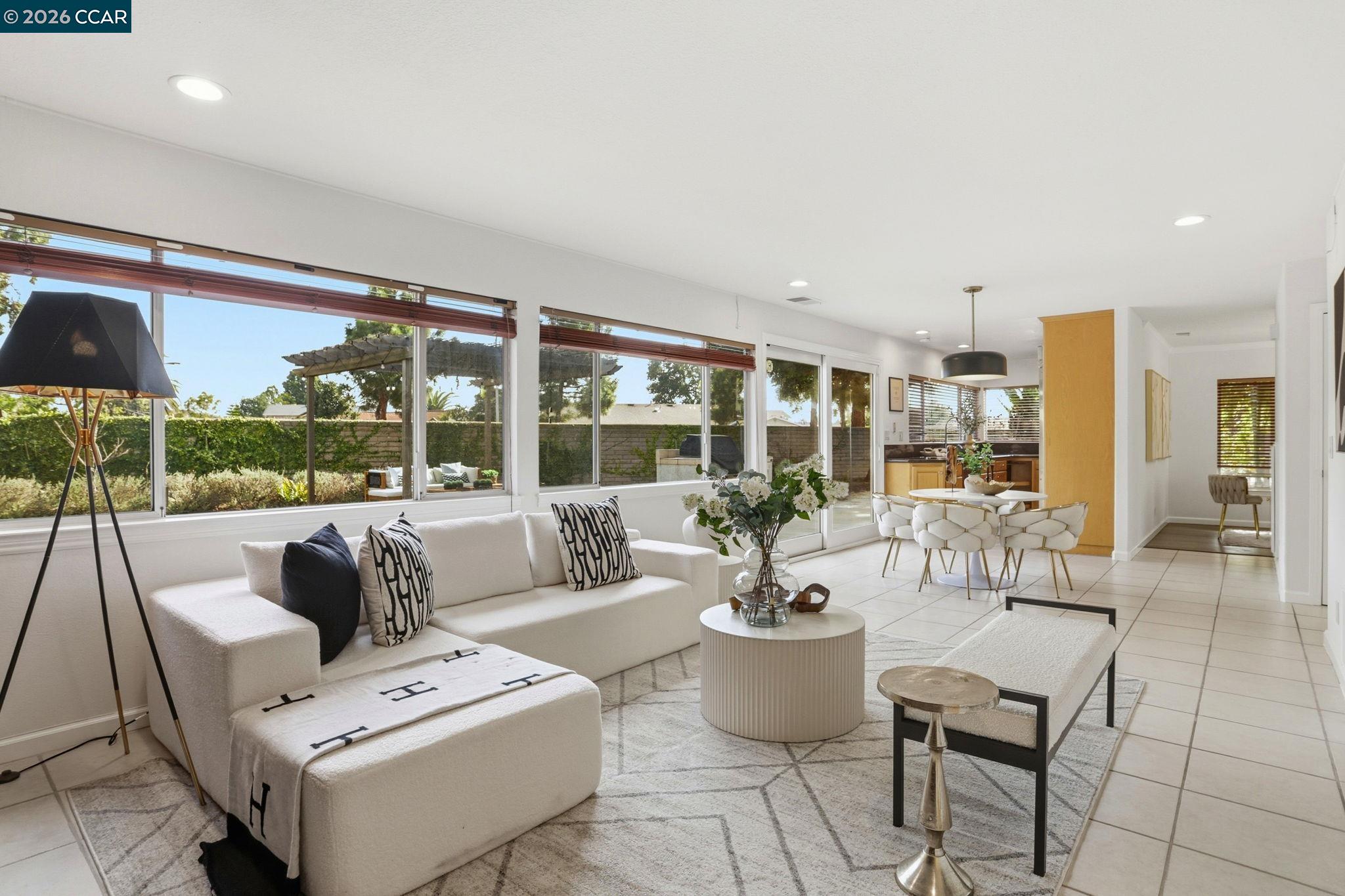 Detail Gallery Image 5 of 28 For 8106 Pebble Beach Ave, Newark,  CA 94560 - 3 Beds | 2/1 Baths