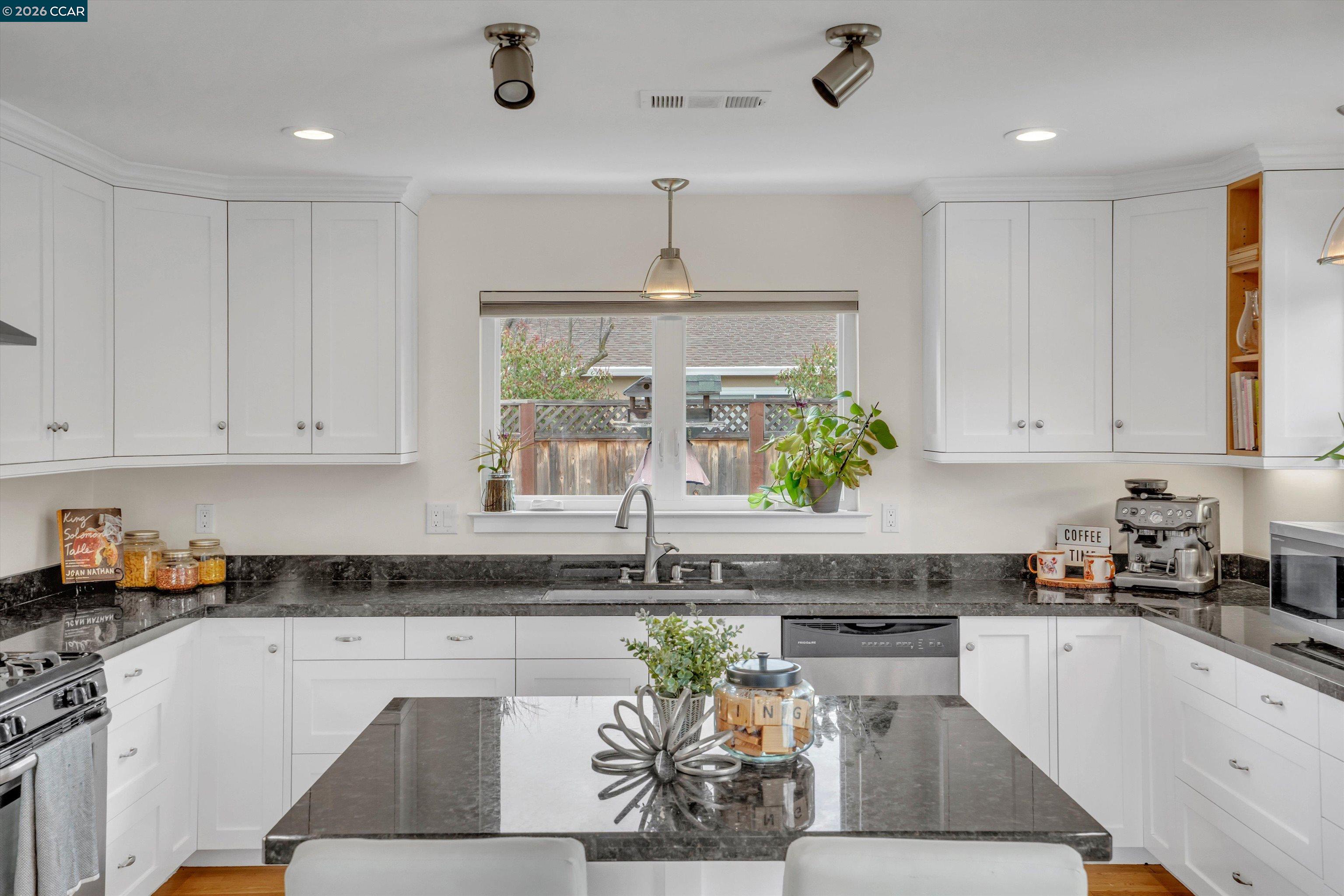 Detail Gallery Image 15 of 50 For 1579 Farm Bureau Rd, Concord,  CA 94519 - 4 Beds | 3 Baths