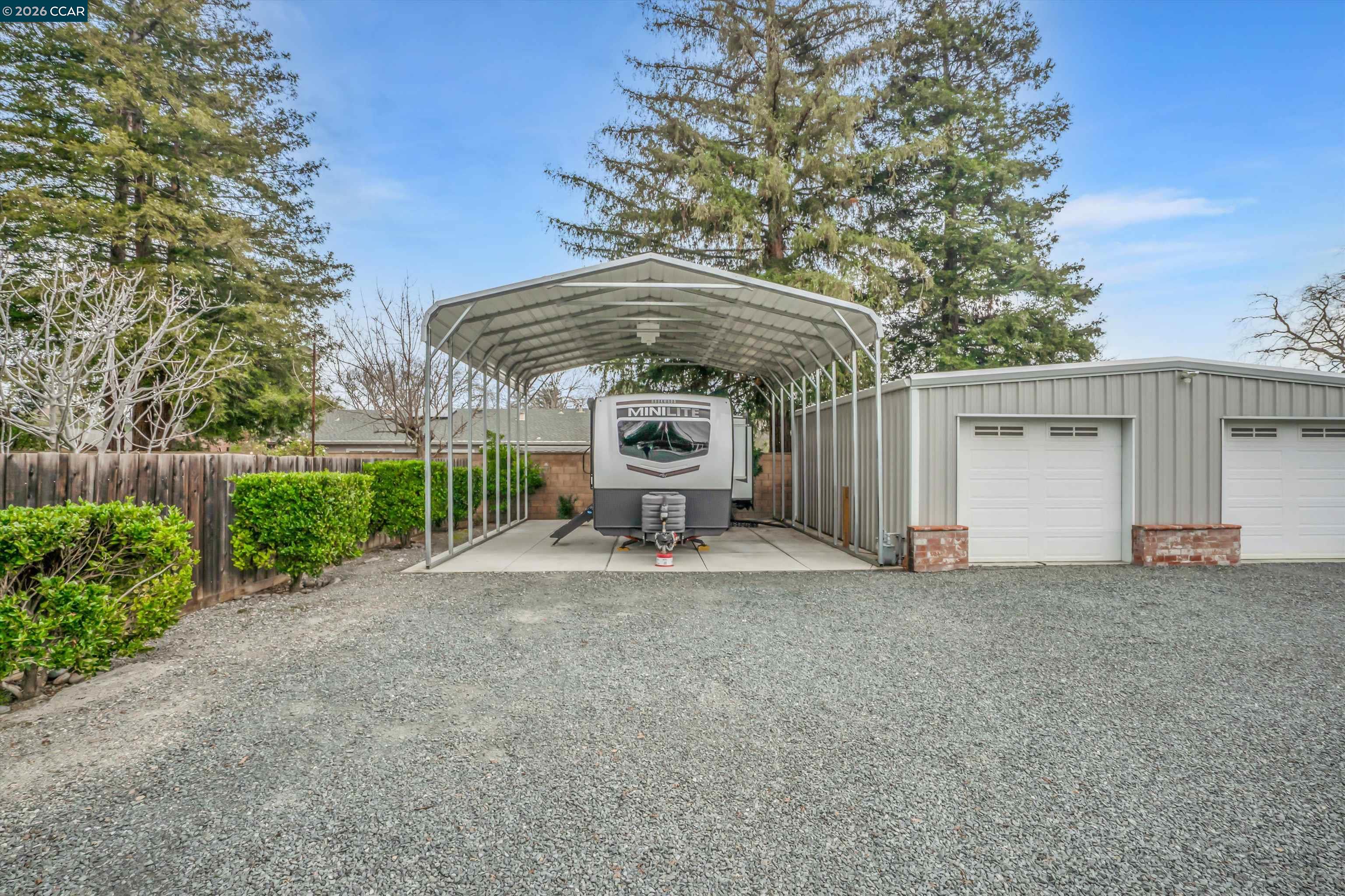 Detail Gallery Image 4 of 50 For 1579 Farm Bureau Rd, Concord,  CA 94519 - 4 Beds | 3 Baths