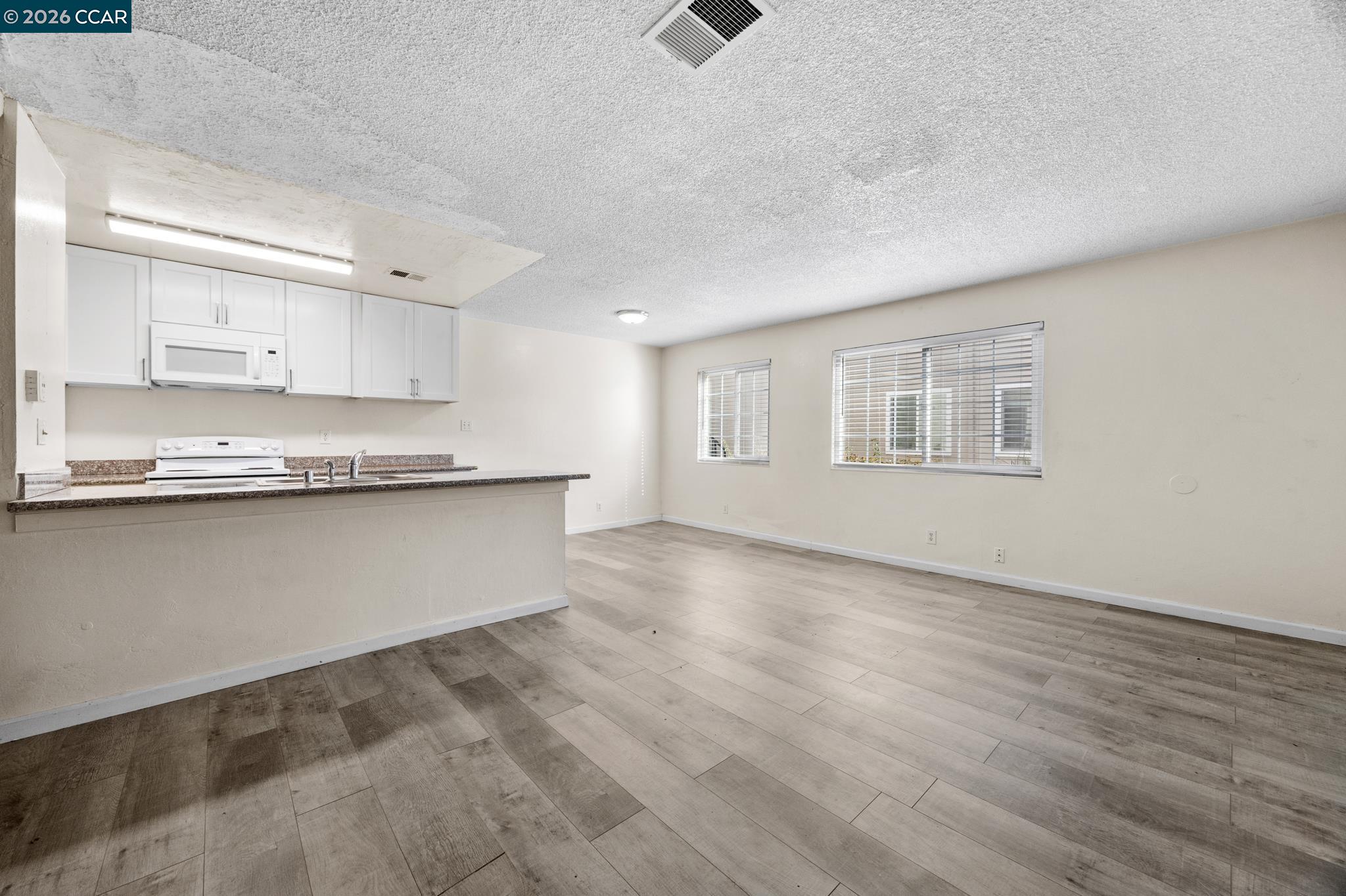 Photo #4: 41121901 Listing: Photo #4