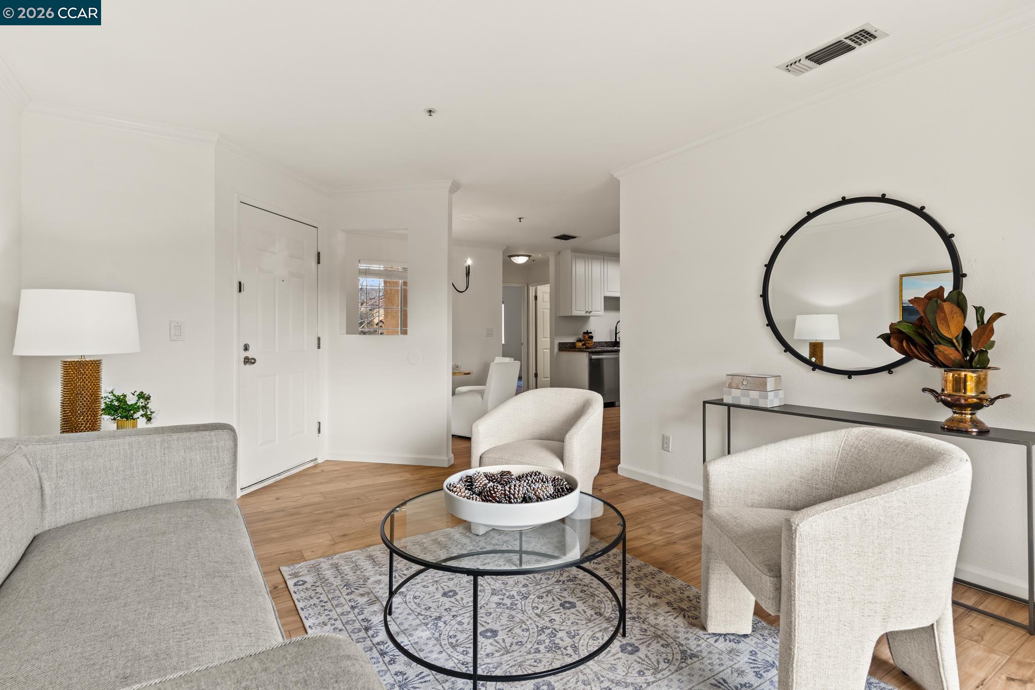 Photo #5: 41121910 Listing: Photo #5