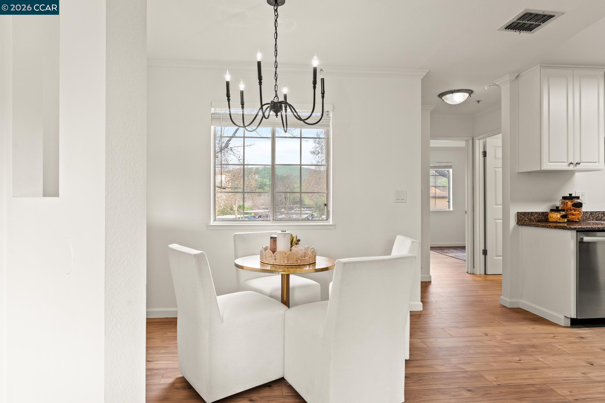 Photo #6: 41121910 Listing: Photo #6