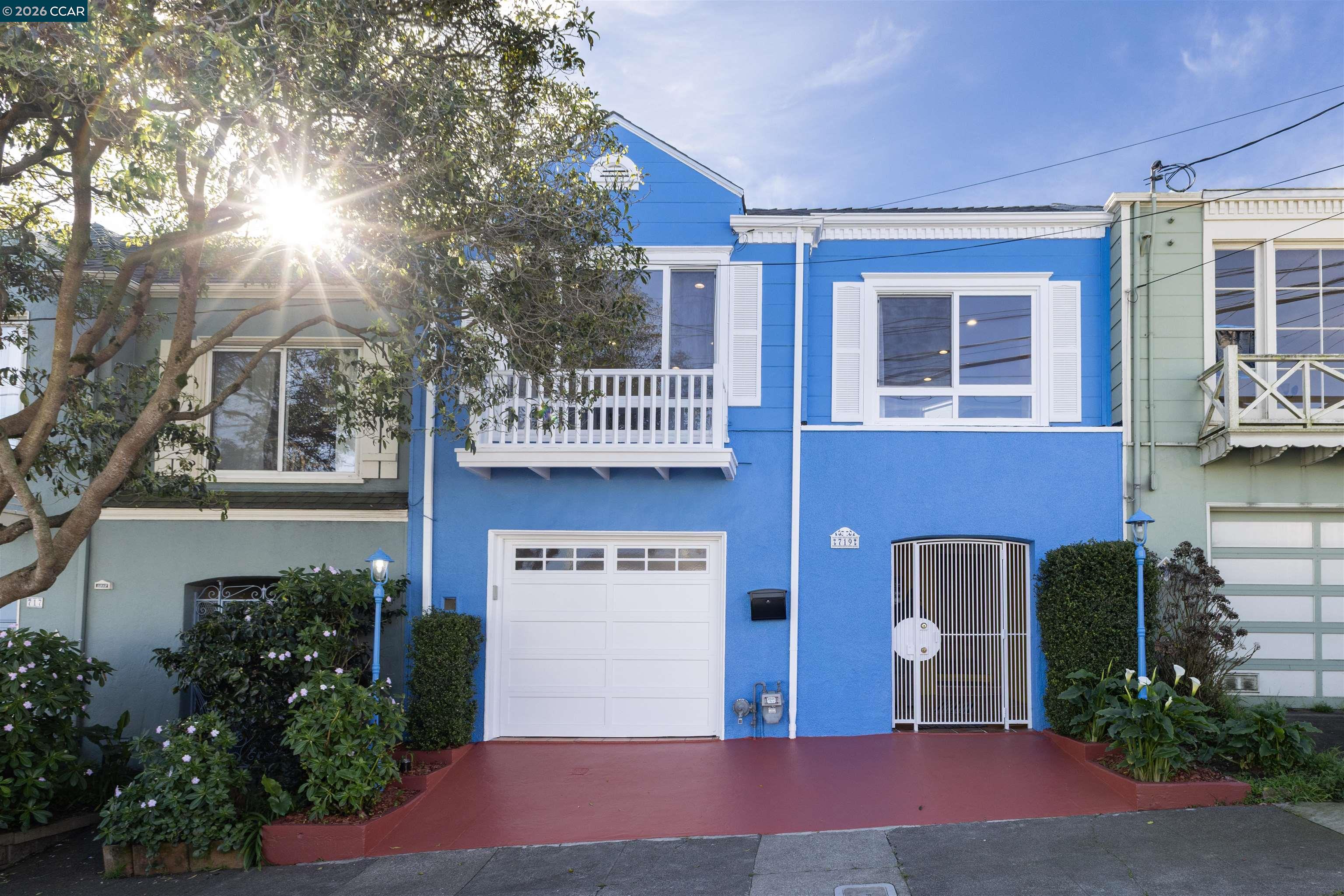 Front Image Thumbnail for CC41121912