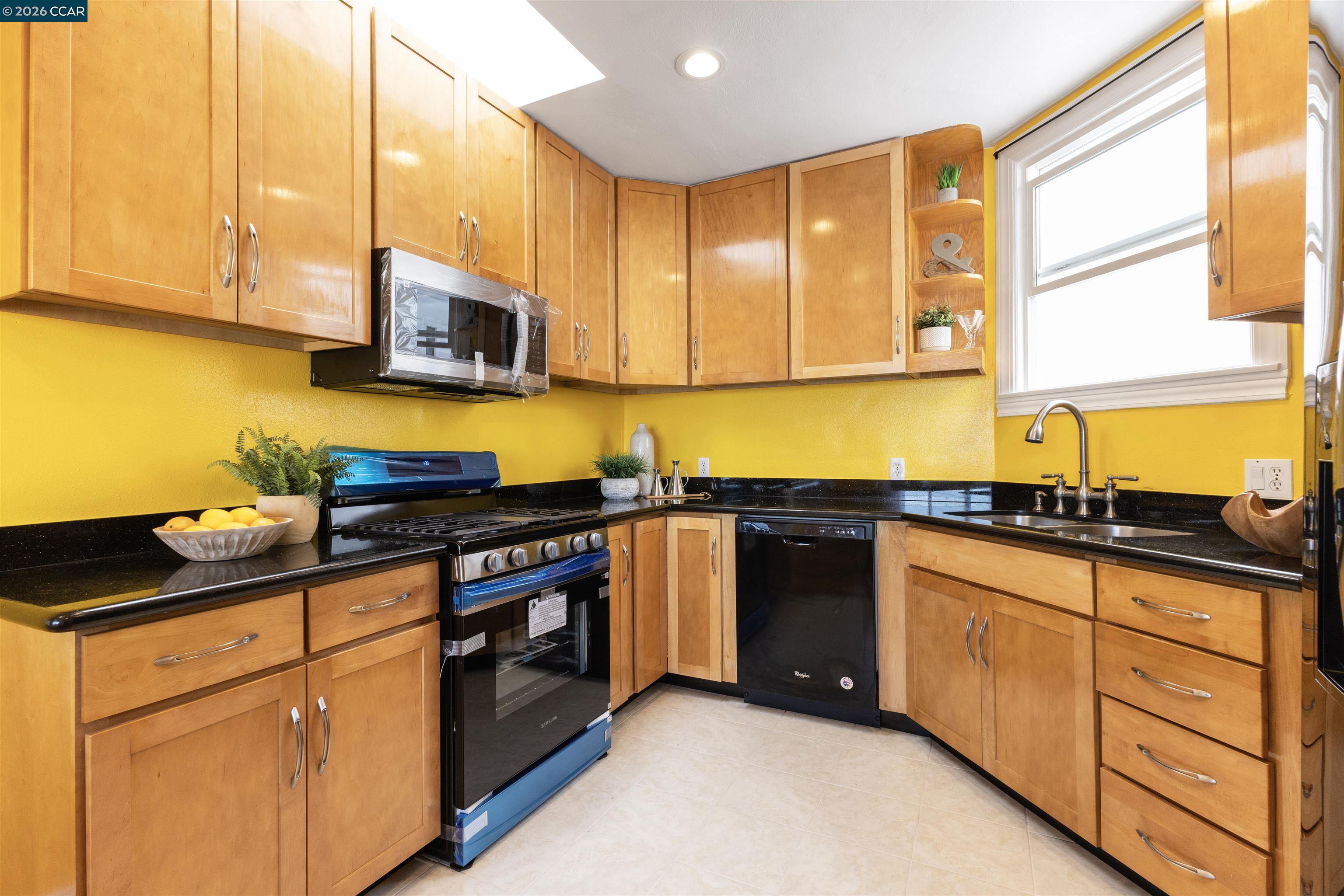 Detail Gallery Image 29 of 40 For 719 Lakeview Ave, San Francisco,  CA 94112 - 3 Beds | 2 Baths