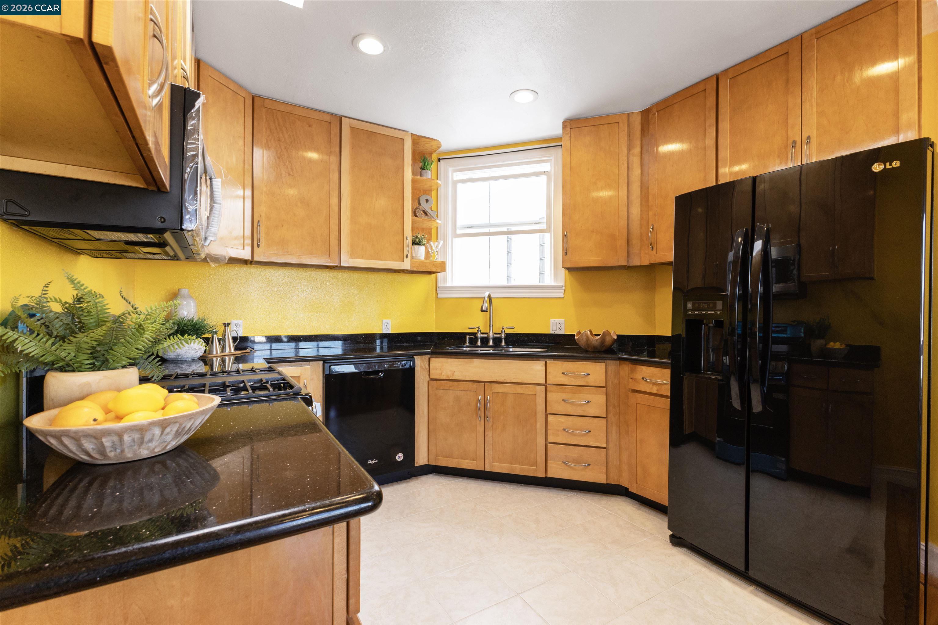 Detail Gallery Image 30 of 40 For 719 Lakeview Ave, San Francisco,  CA 94112 - 3 Beds | 2 Baths