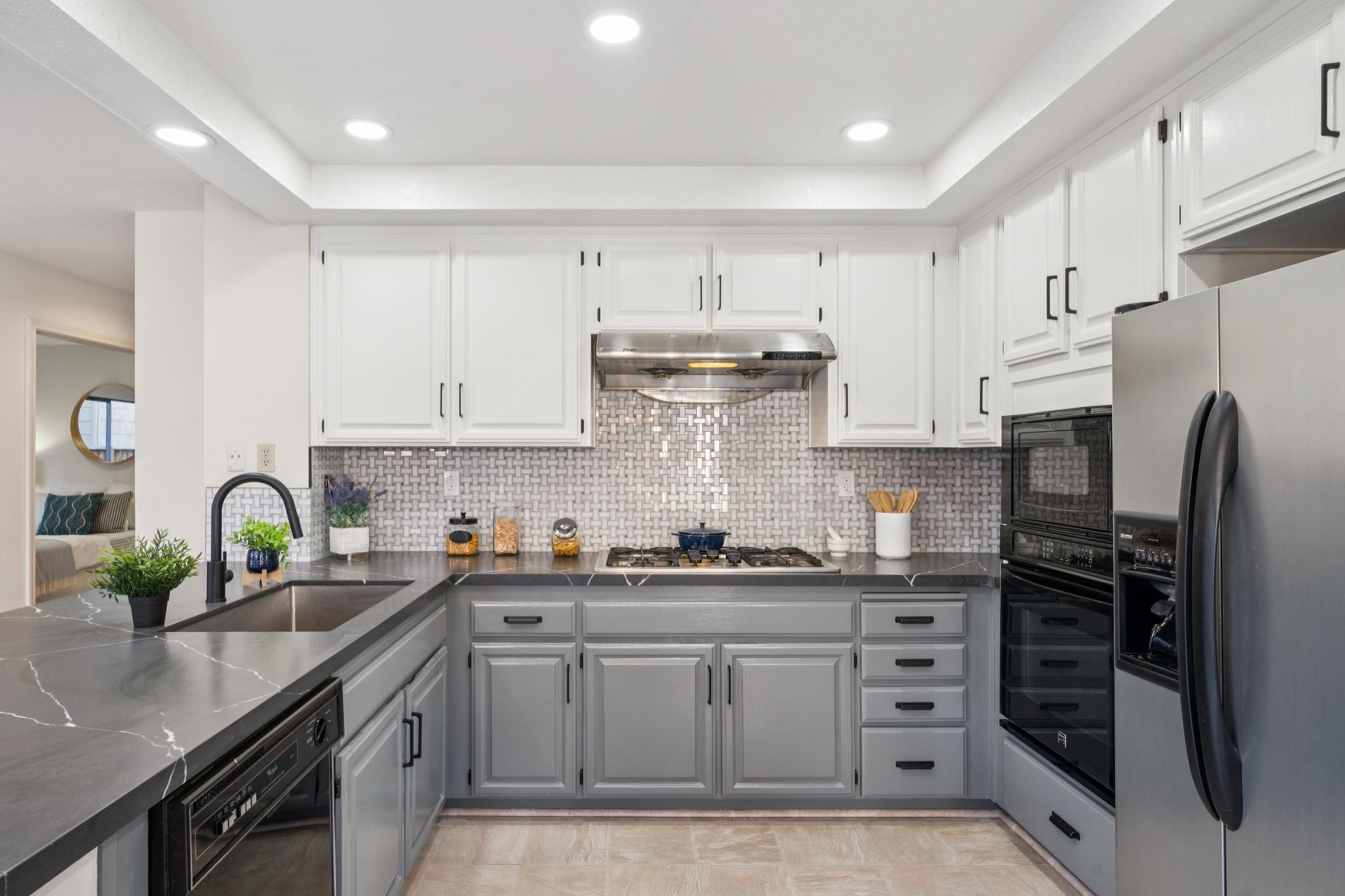 Detail Gallery Image 21 of 59 For 18 Applegate Way, Alameda,  CA 94502 - 5 Beds | 3 Baths