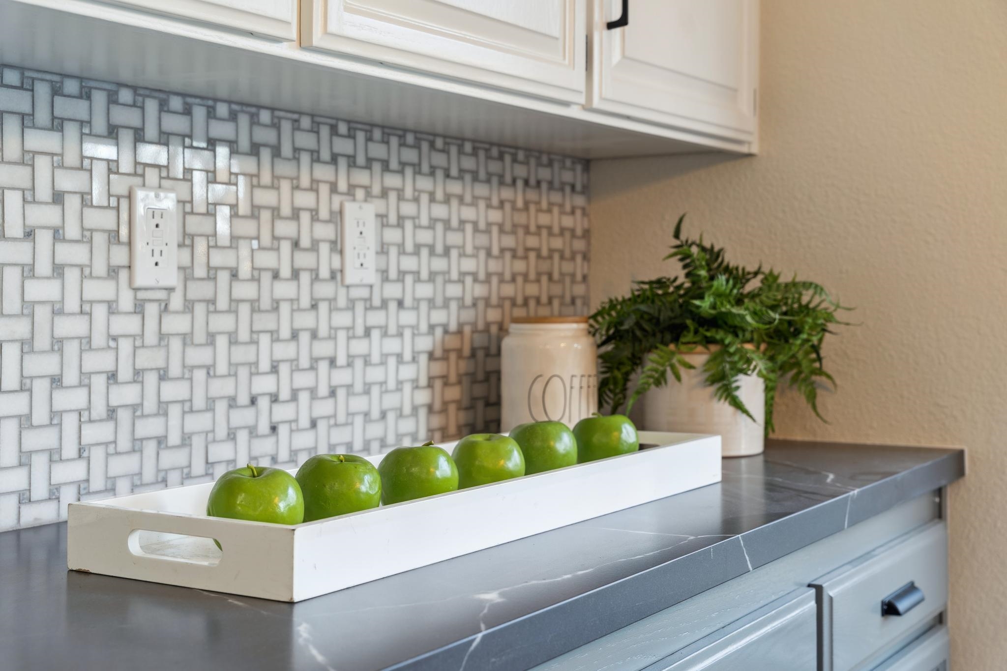 Detail Gallery Image 26 of 59 For 18 Applegate Way, Alameda,  CA 94502 - 5 Beds | 3 Baths