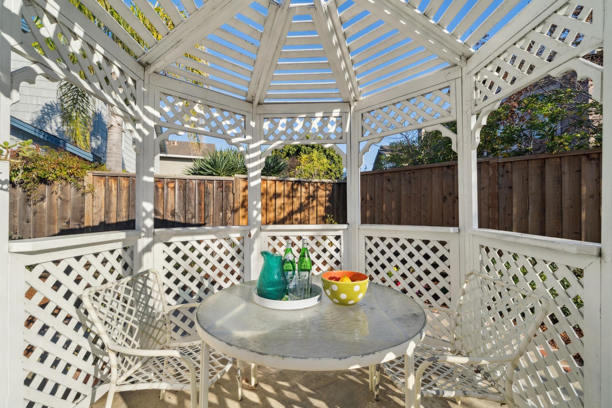 Detail Gallery Image 54 of 59 For 18 Applegate Way, Alameda,  CA 94502 - 5 Beds | 3 Baths