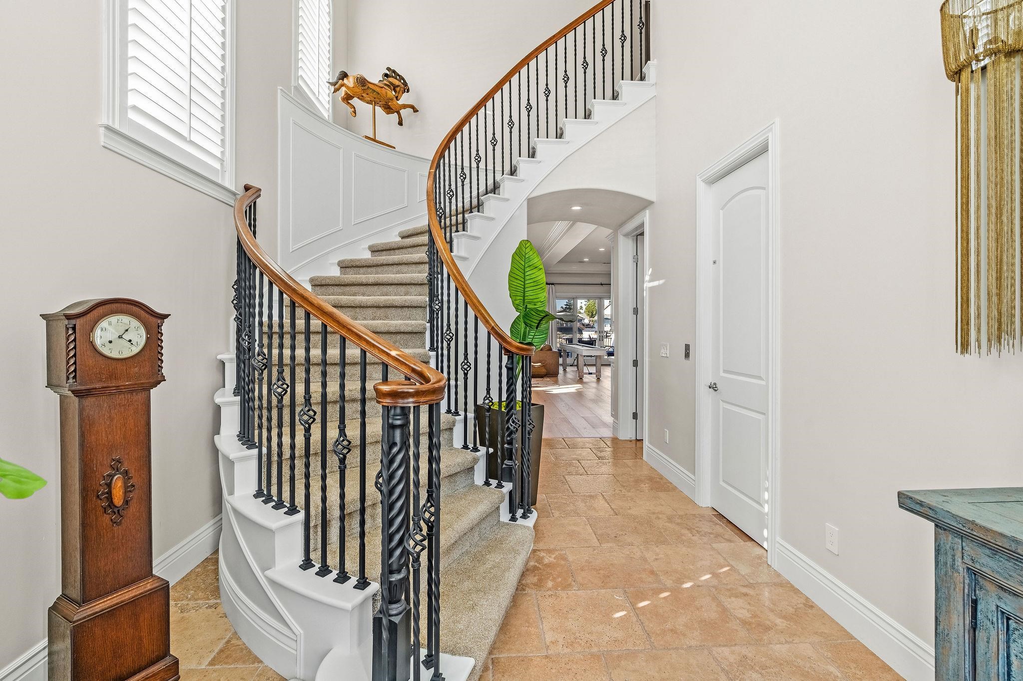 Detail Gallery Image 3 of 48 For 5055 Cabrillo Pt, Discovery Bay,  CA 94505 - 5 Beds | 5/1 Baths