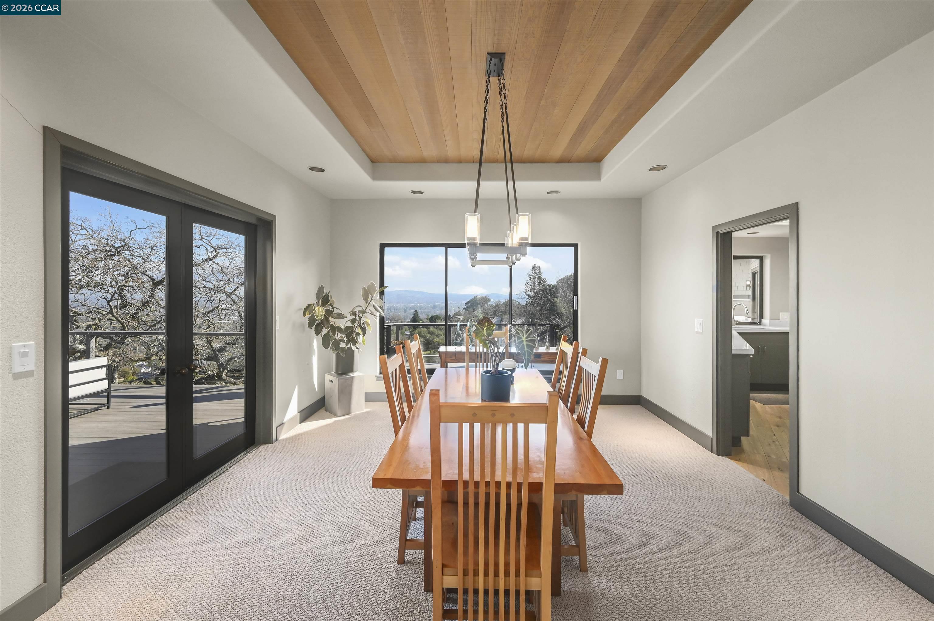 Detail Gallery Image 14 of 47 For 3284 Surmont Dr, Lafayette,  CA 94549 - 4 Beds | 3/1 Baths