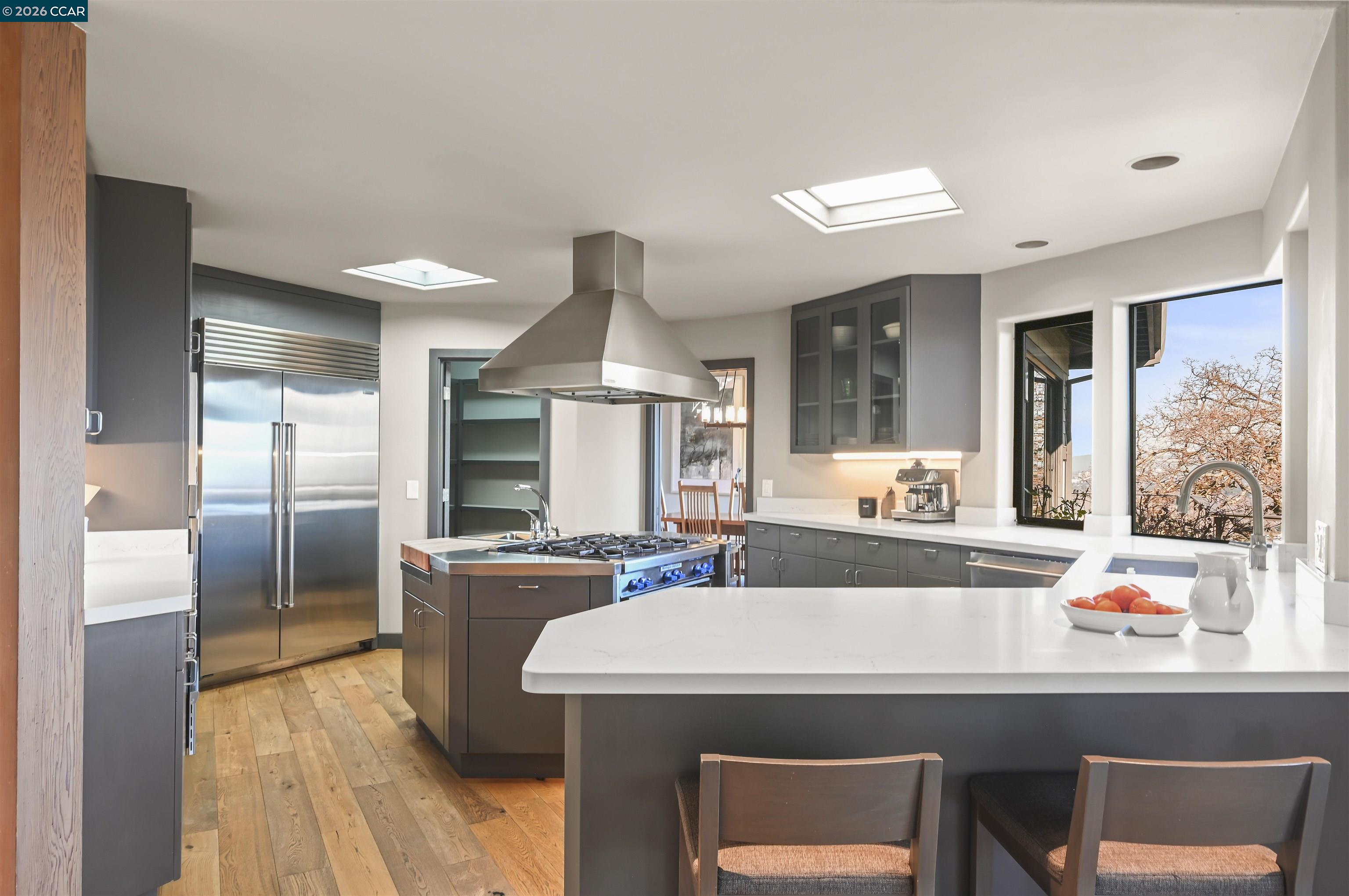 Detail Gallery Image 16 of 47 For 3284 Surmont Dr, Lafayette,  CA 94549 - 4 Beds | 3/1 Baths